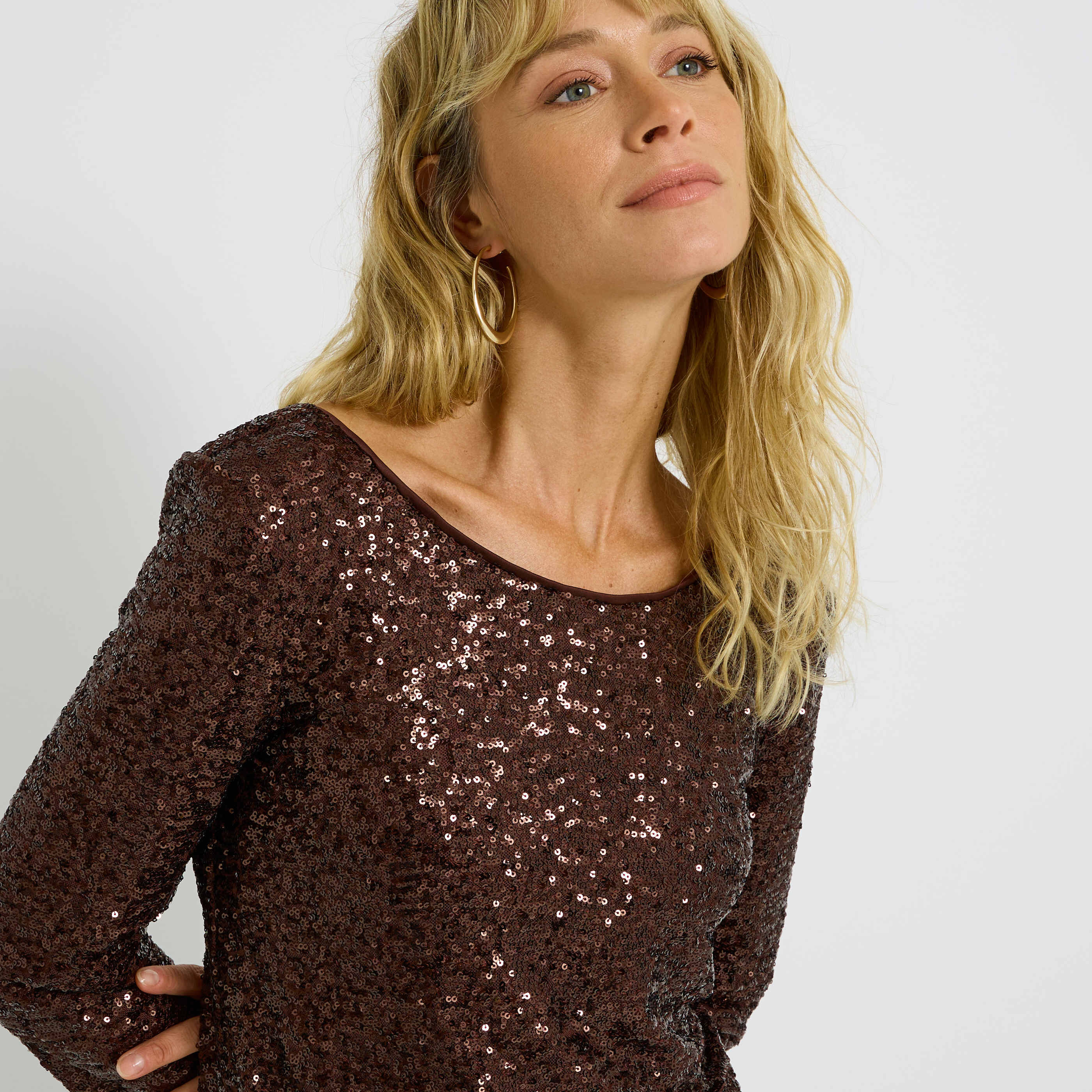 Robe &agrave; sequins manches longues