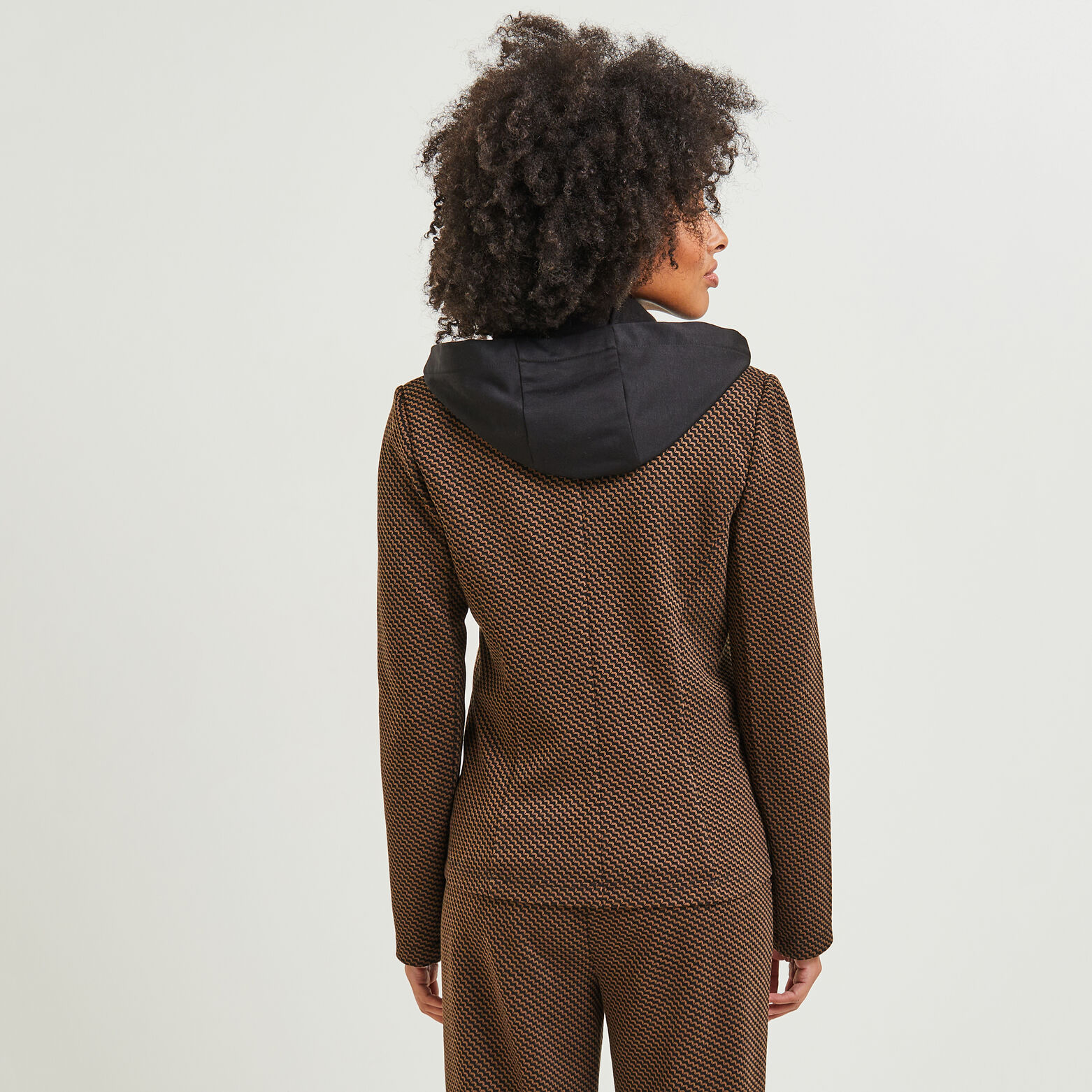 Veste en maille à capuche femme