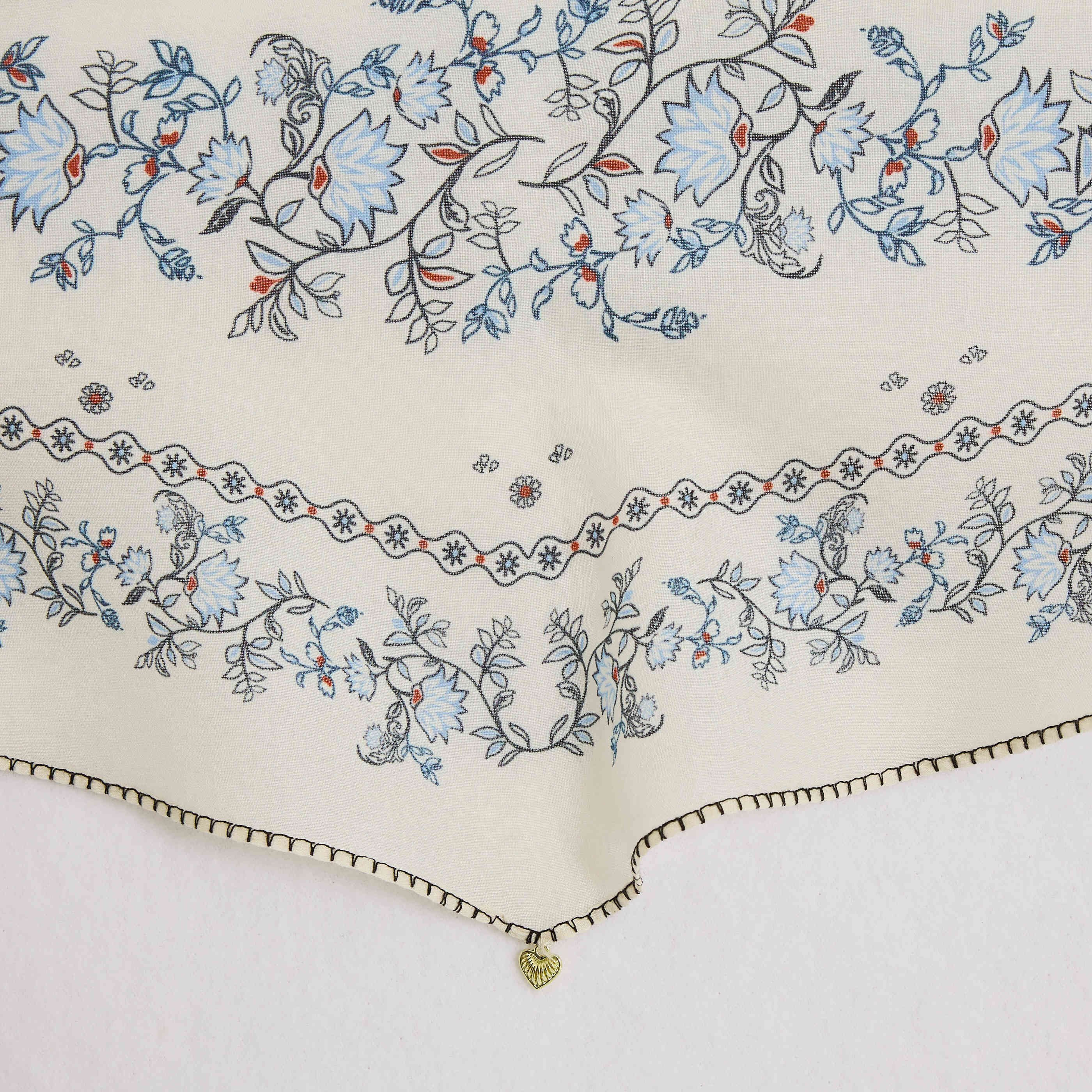 Foulard imprim&eacute; fleuri femme