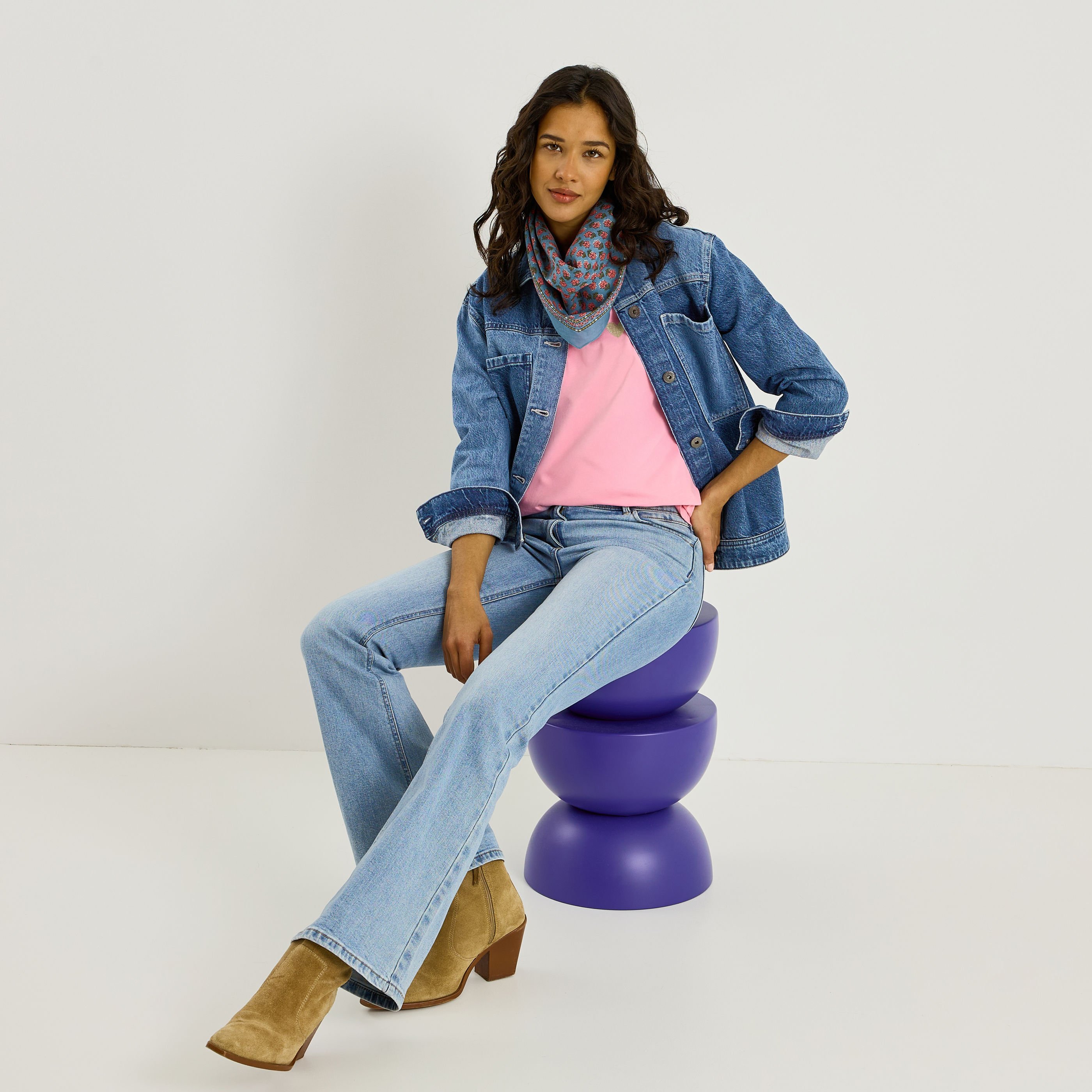 T-shirt col rond c&oelig;ur brod&eacute; femme