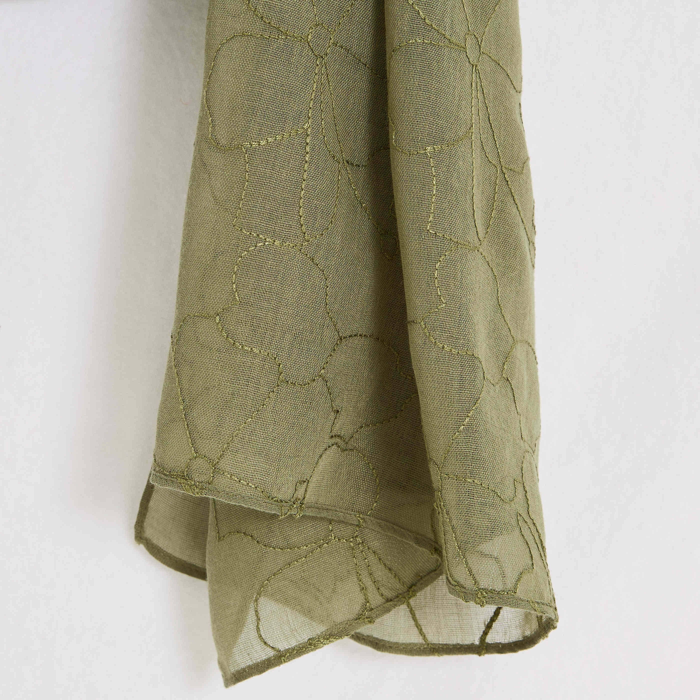 Etole longue broderies florales femme