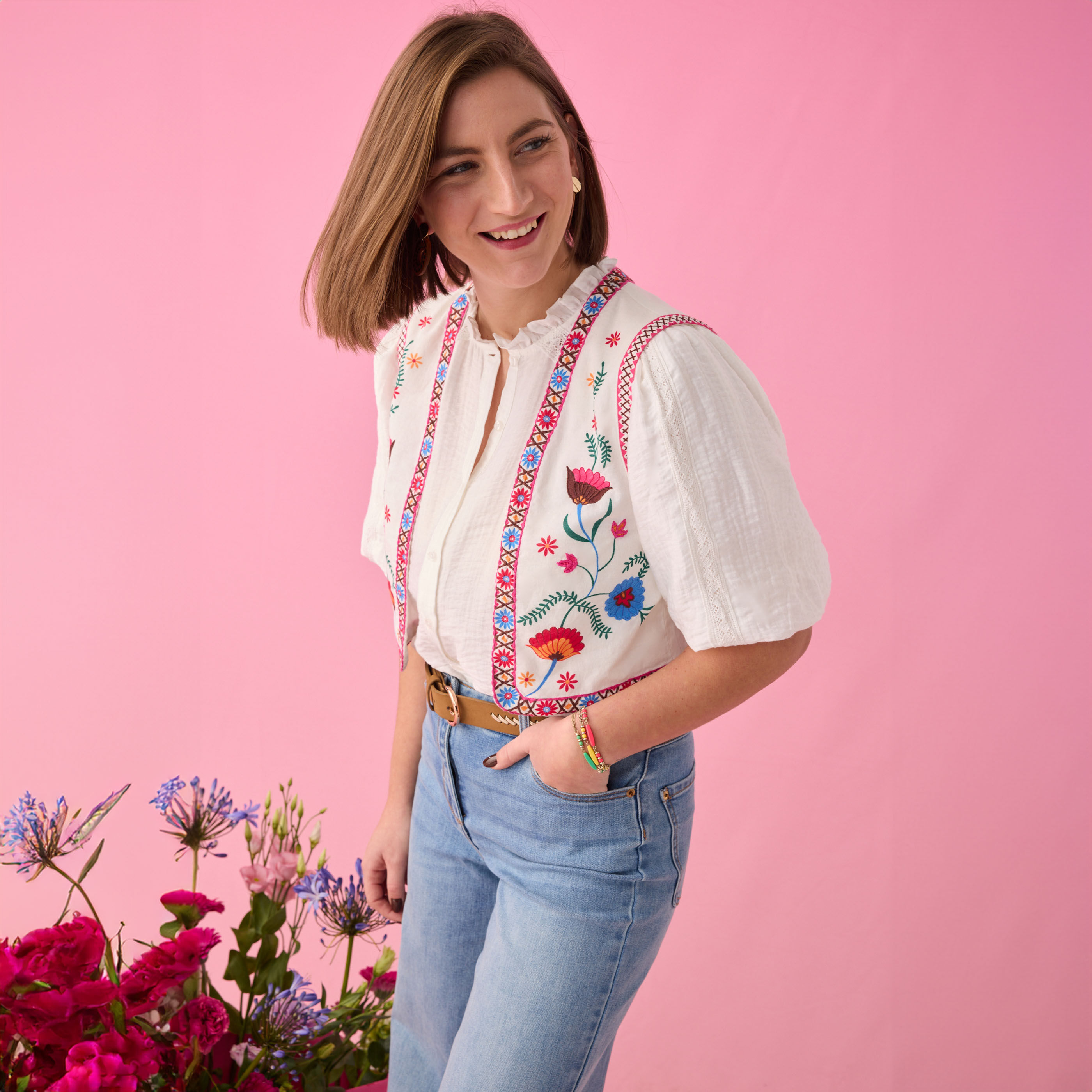 Gilet sans manches brod&eacute; femme