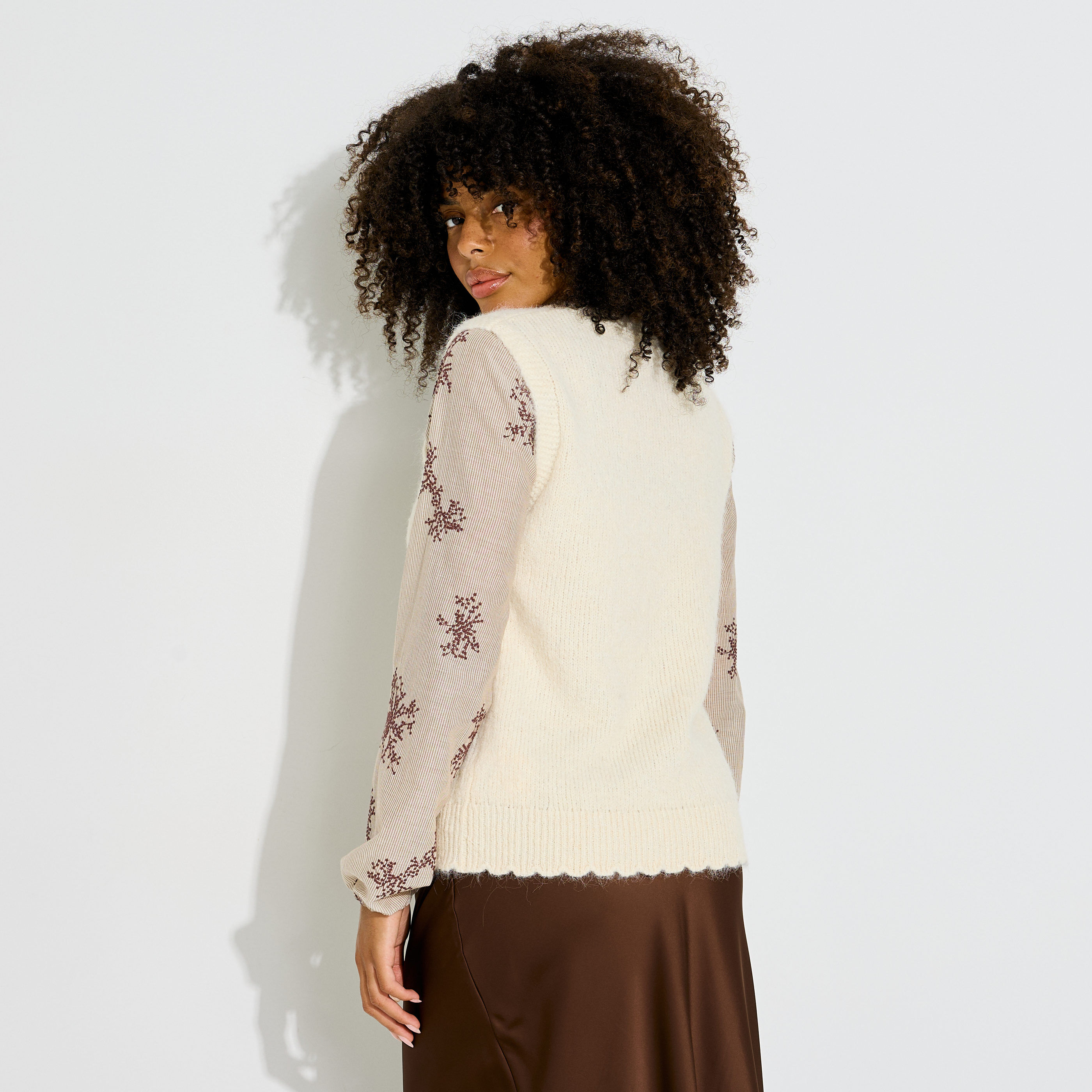 Pull bi-mati&egrave;re brod&eacute; femme
