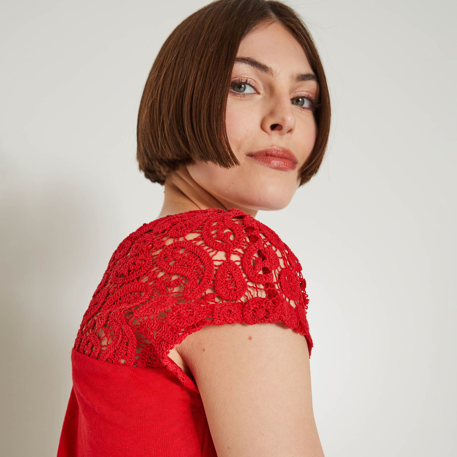 Tshirt détails crochet femme