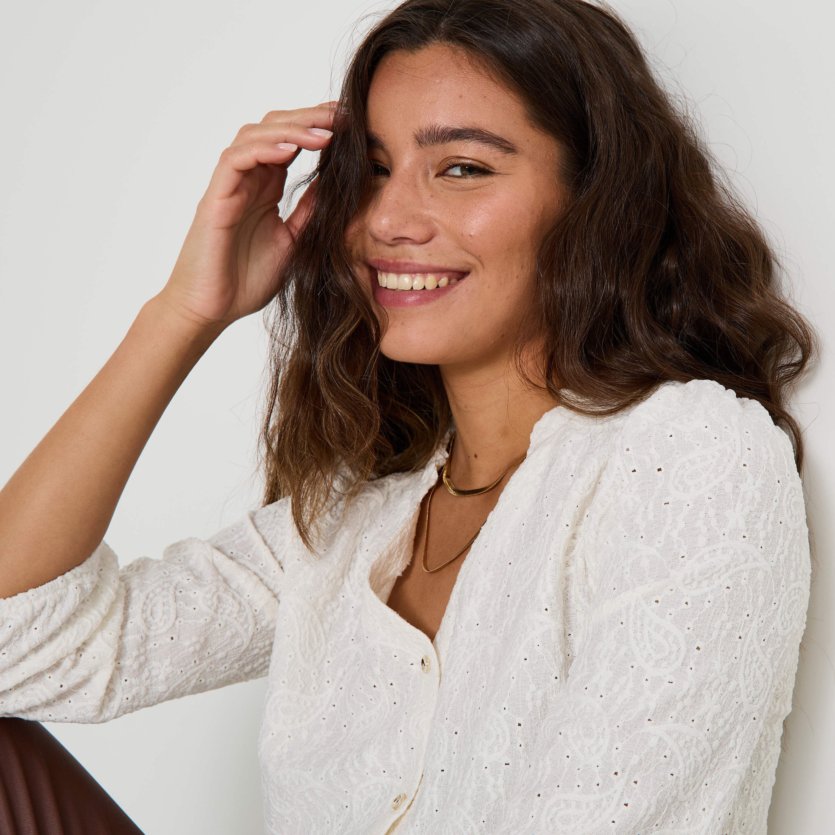 Blouse en maille ajour&eacute;e femme