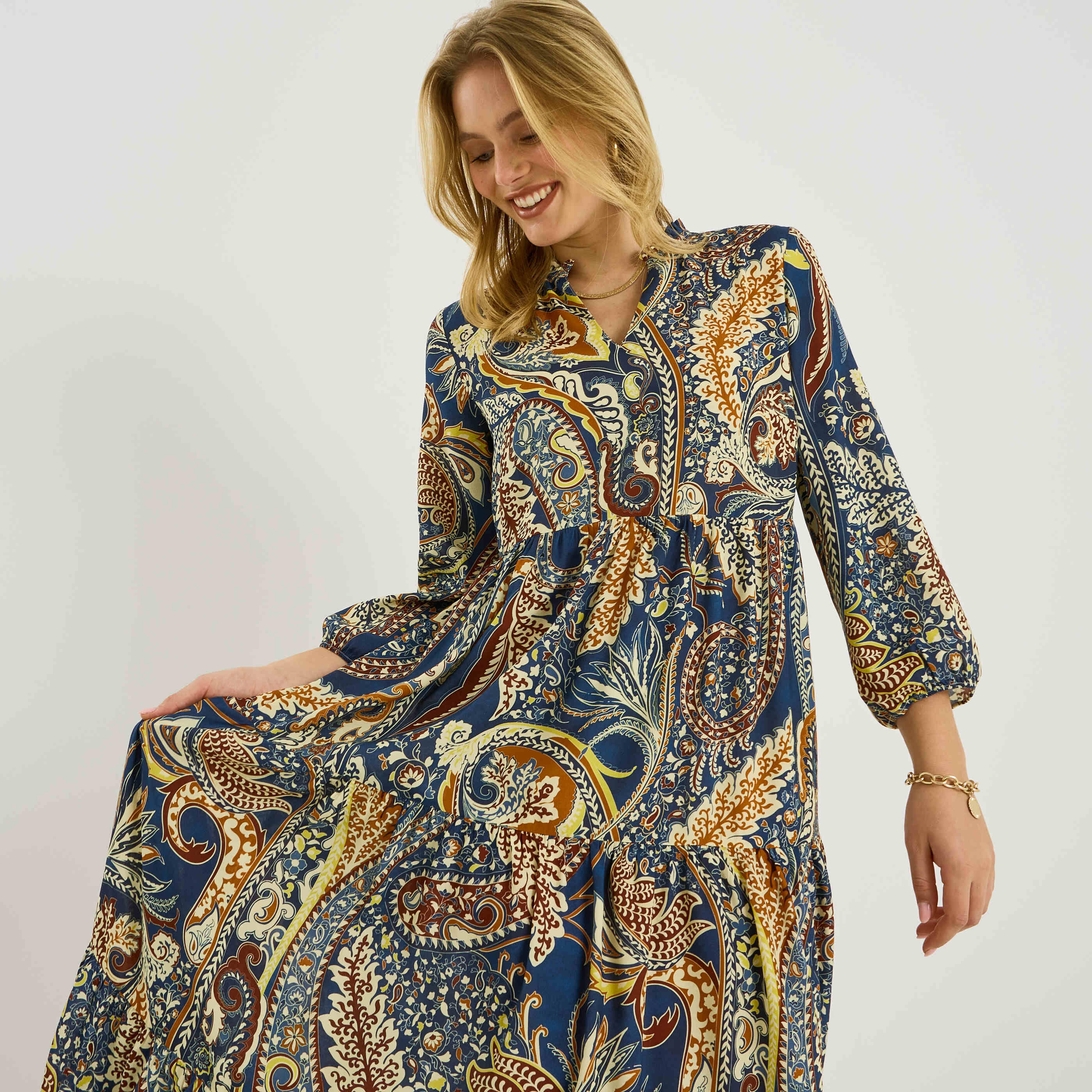 Robe boh&egrave;me longue &agrave; imprim&eacute; paisley