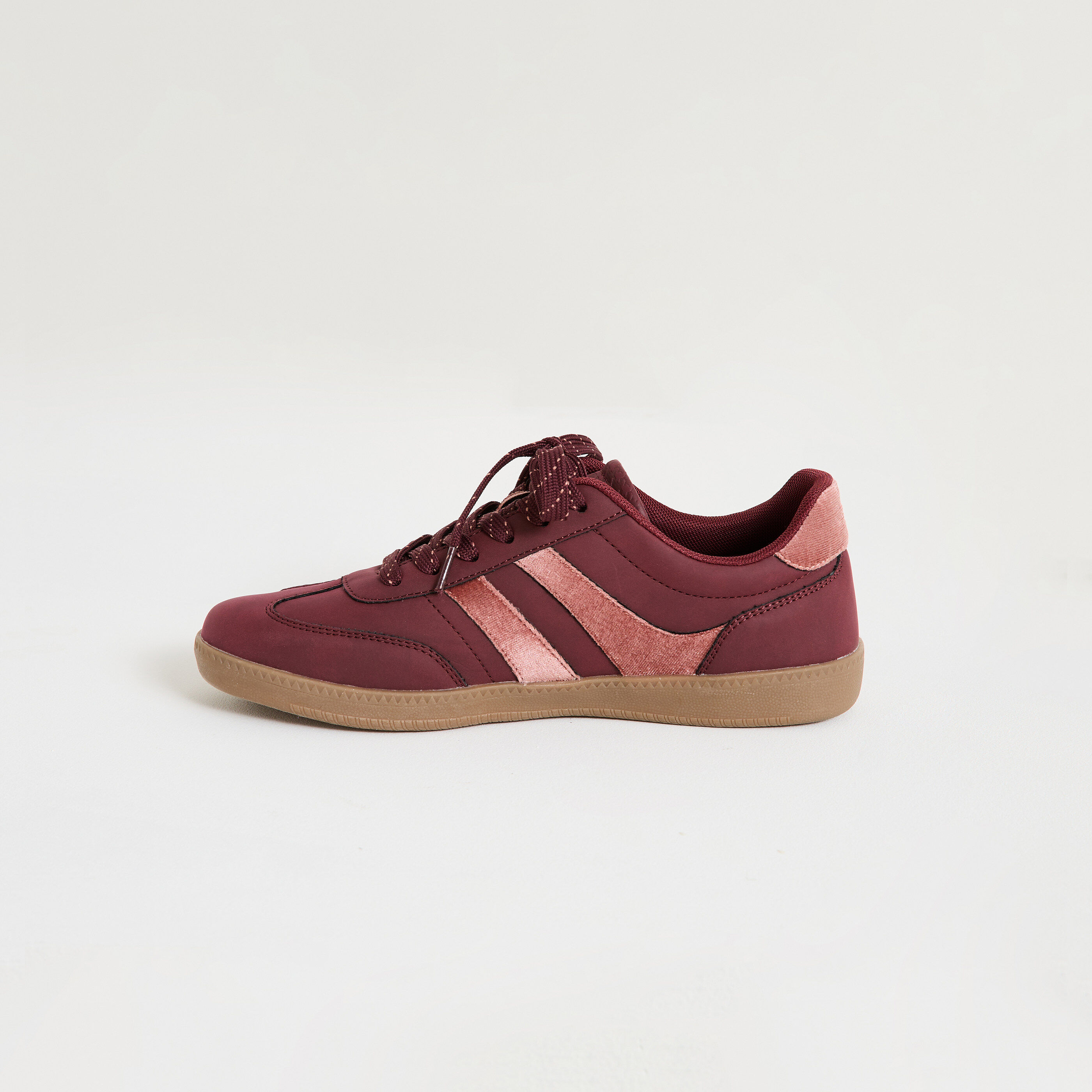 Baskets unies &agrave; lacets femme