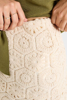 Jupe courte en crochet femme