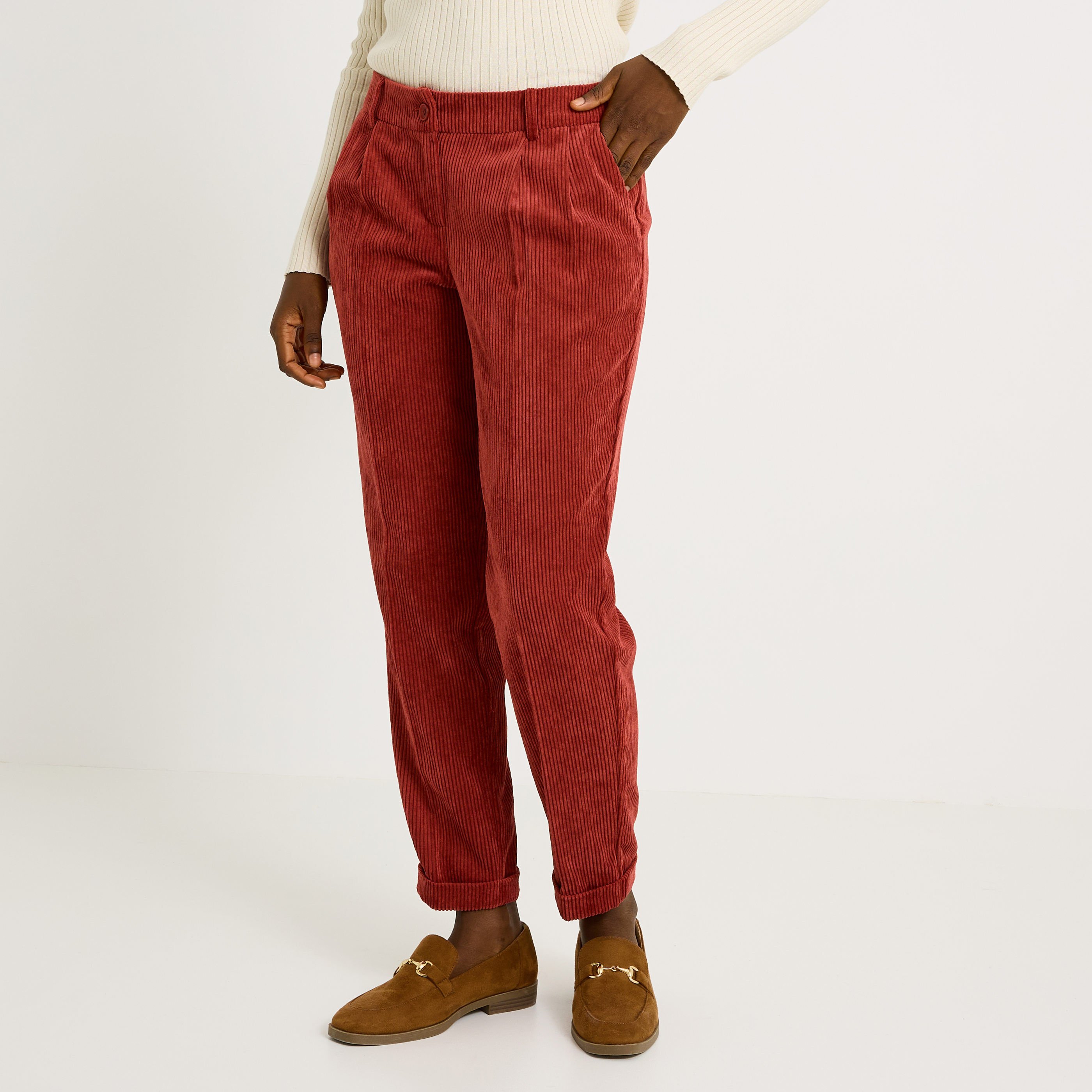 Pantalon en velours &agrave; revers femme