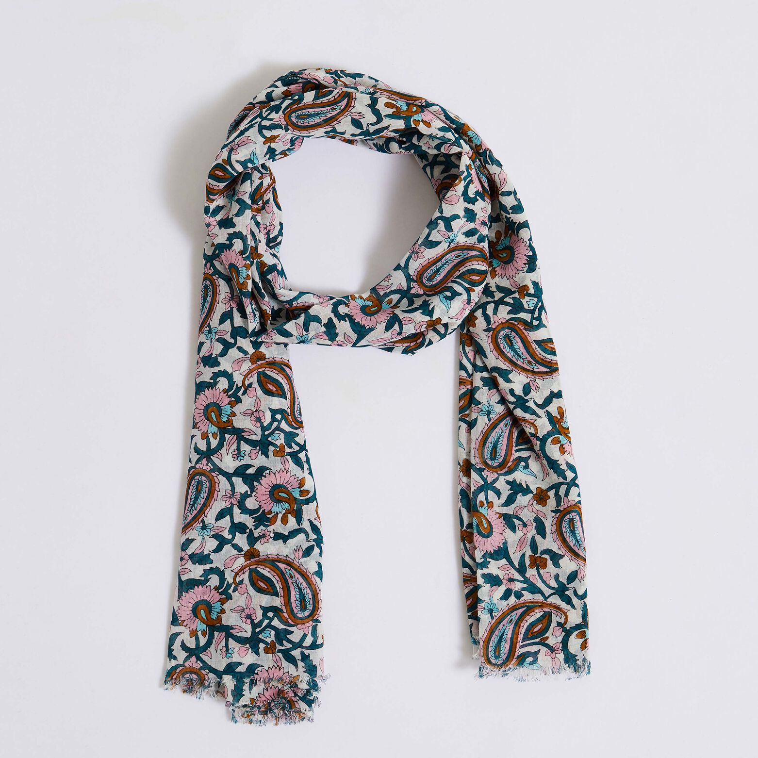 Etole motifs fleuris femme
