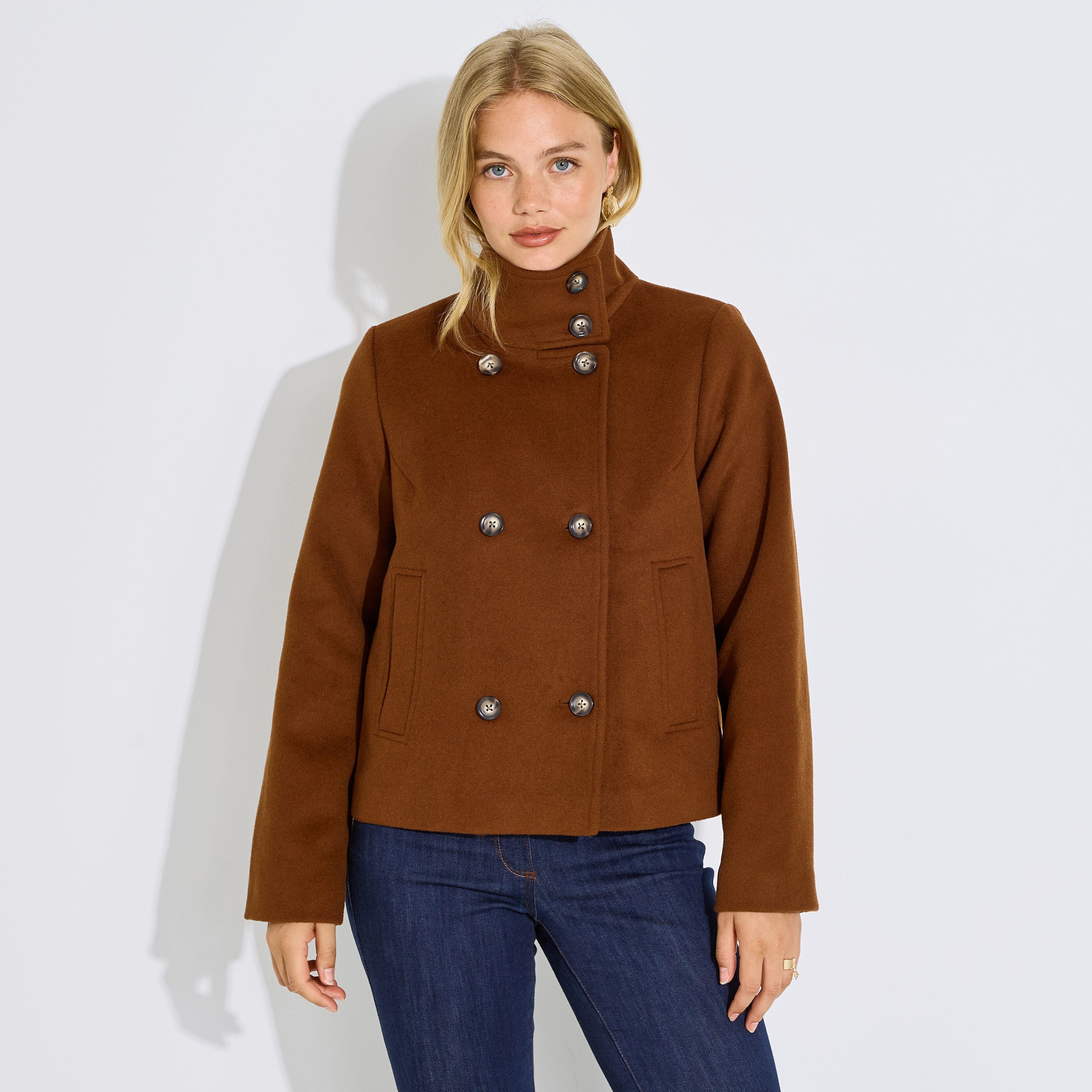 Manteau court col montant femme