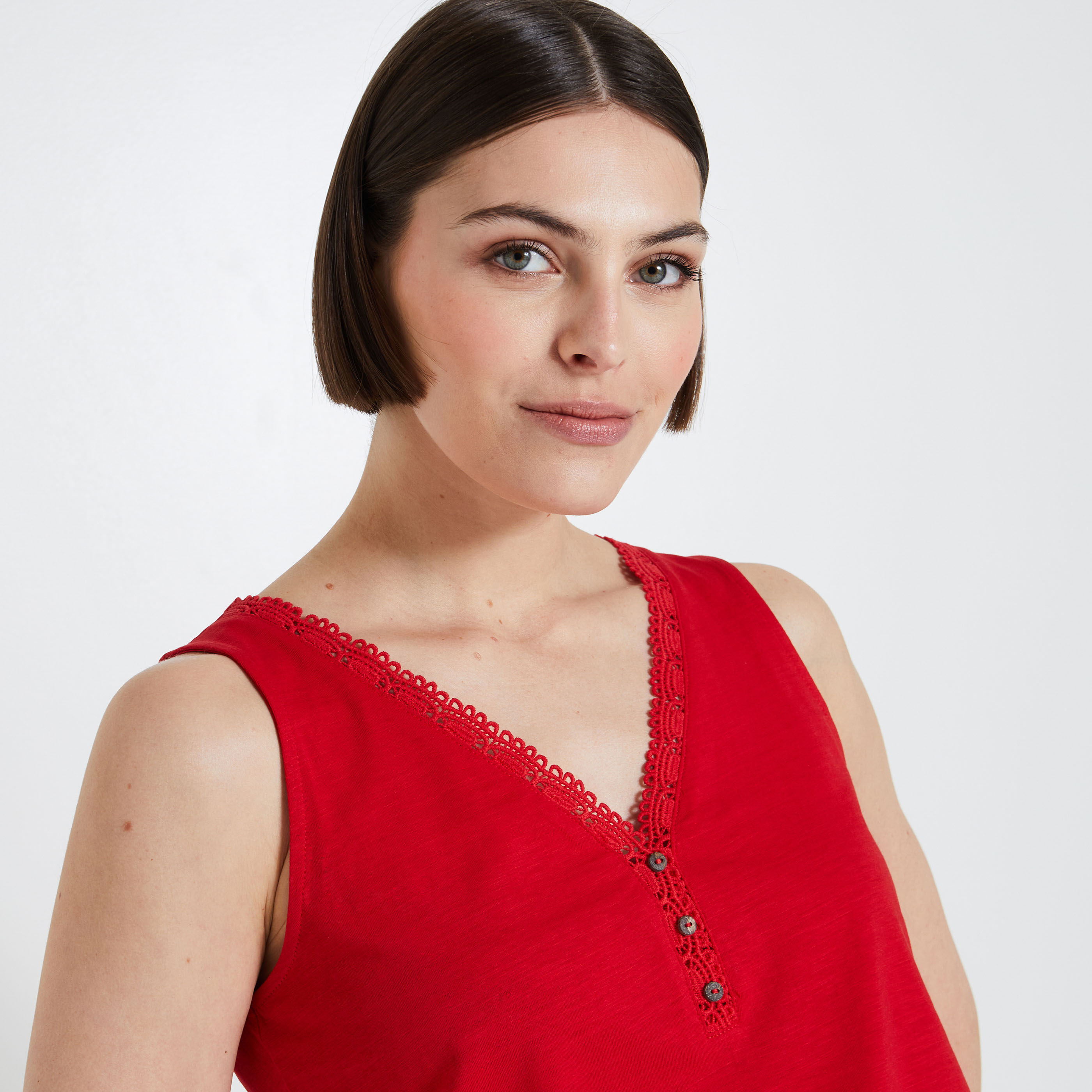 D&eacute;bardeur col V femme