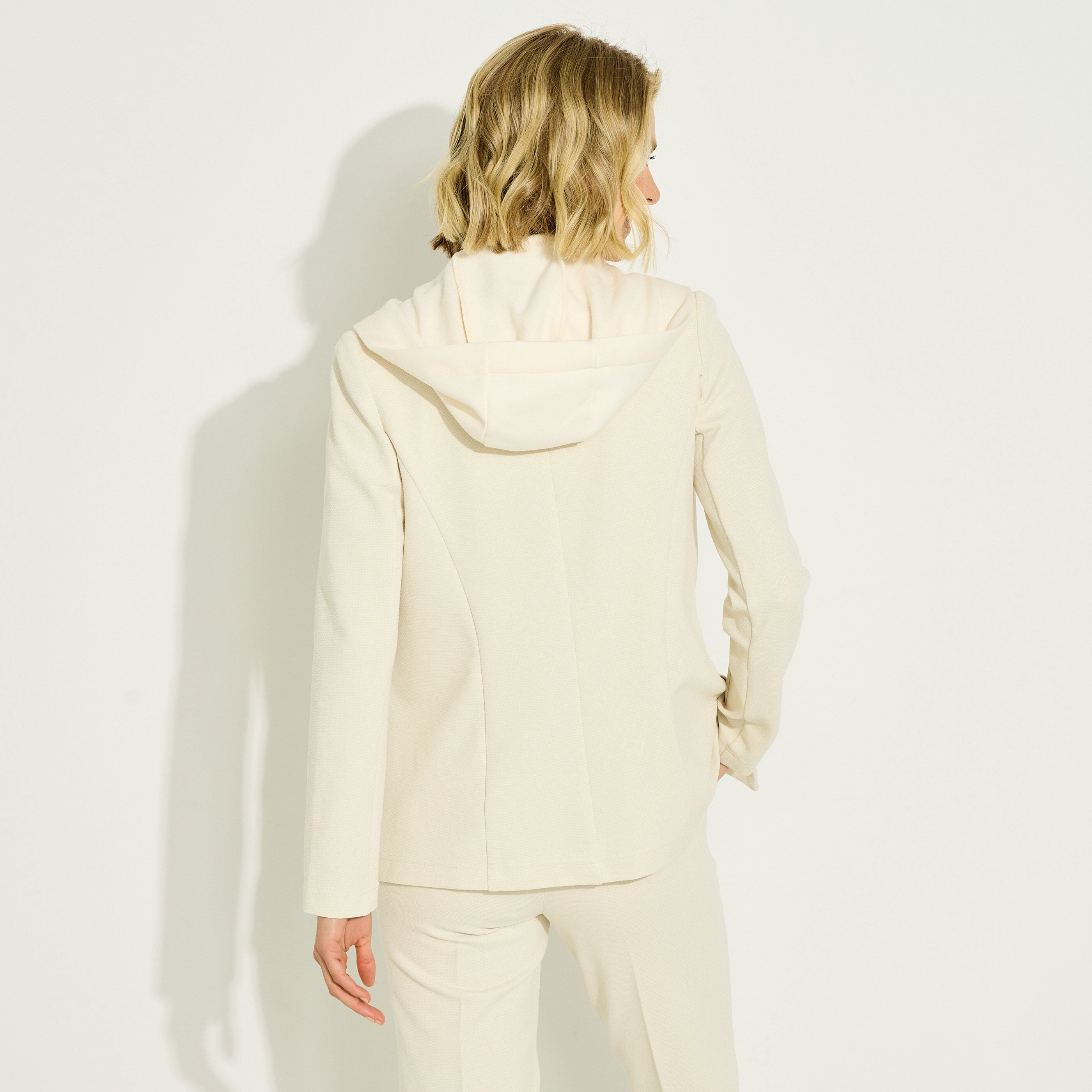 Blazer en maille &agrave; capuche femme