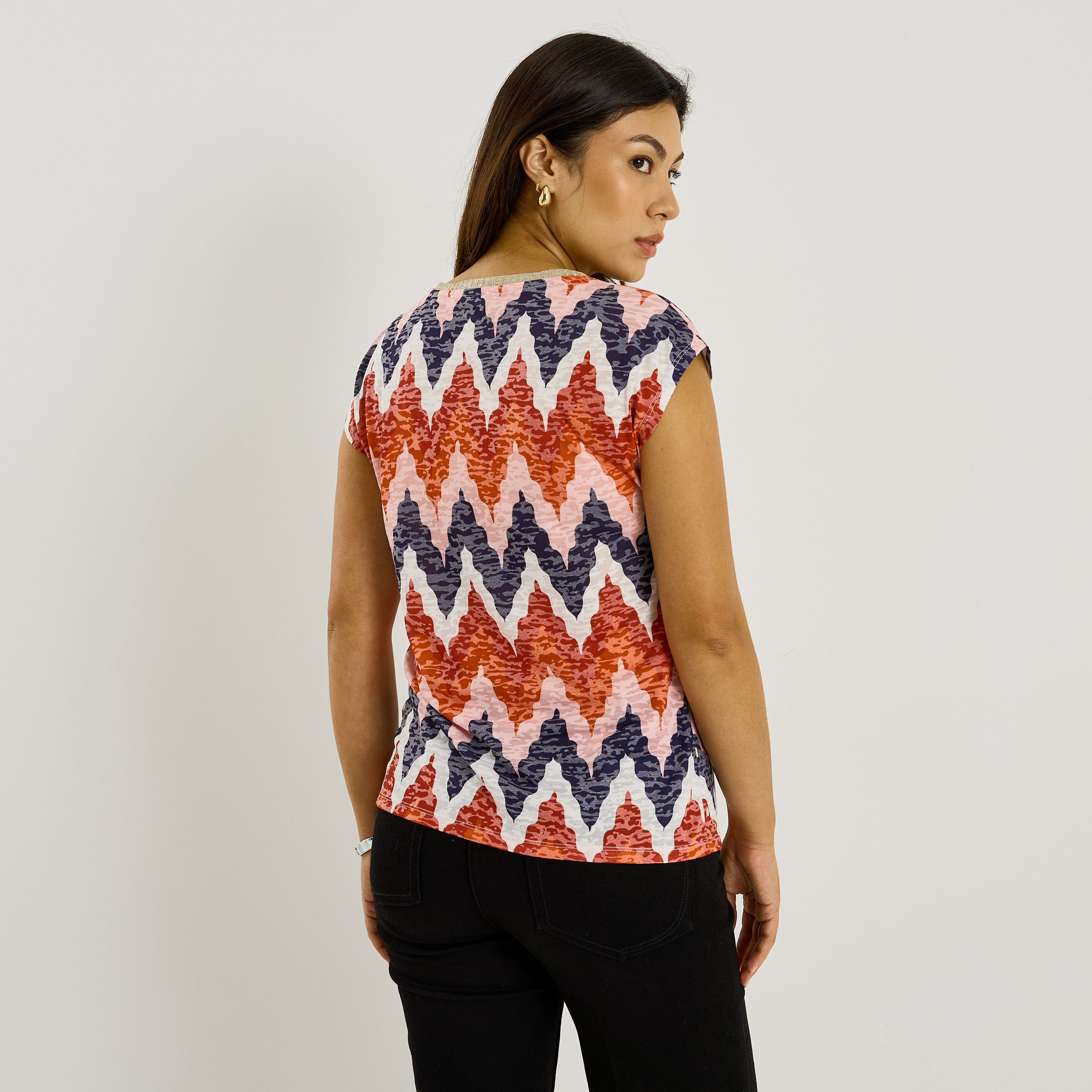T-shirt col V imprim&eacute; ikat femme