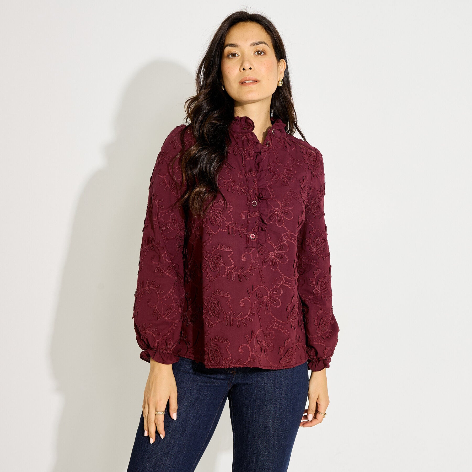 Blouse broderie anglaise col haut femme