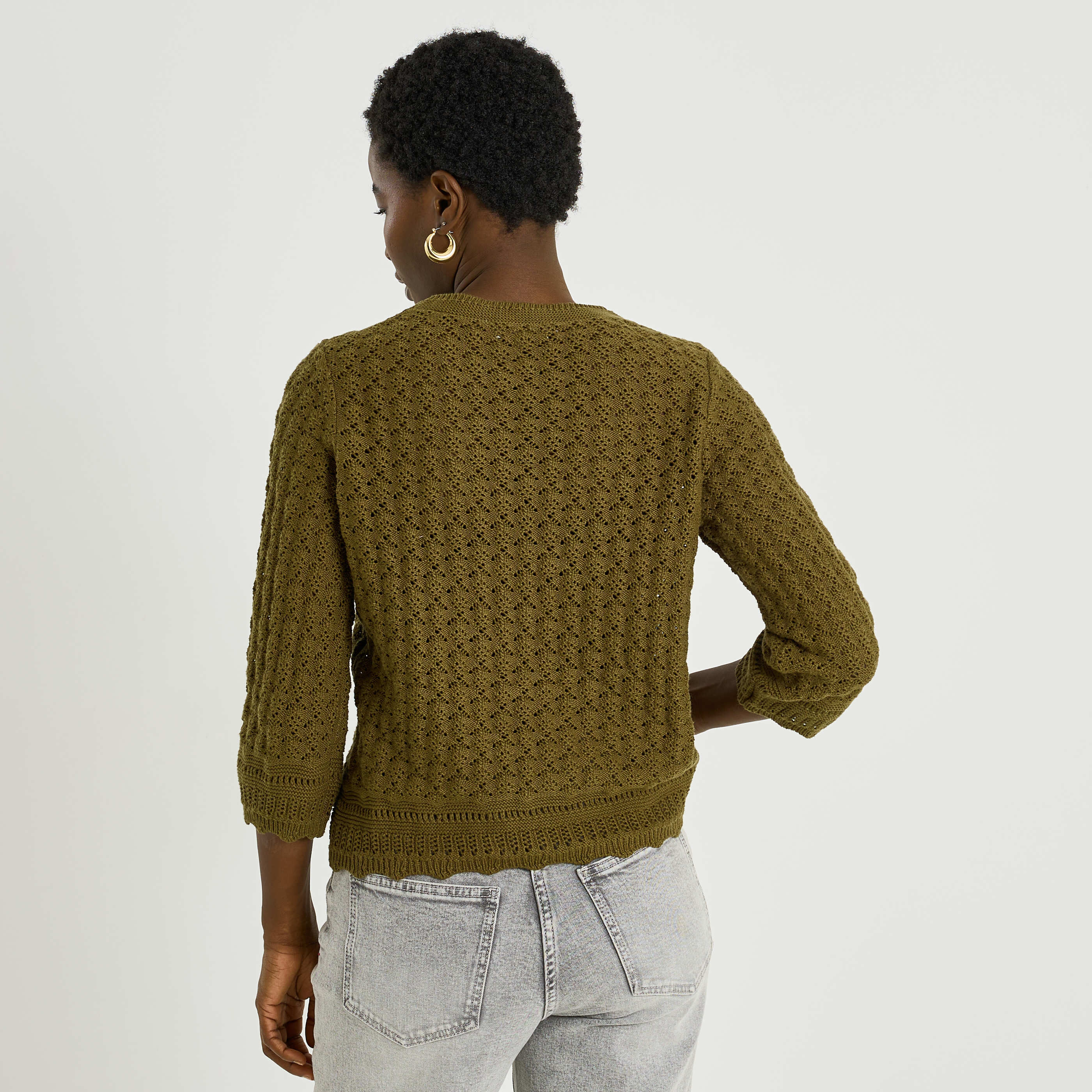 Pull avec d&eacute;tails ajour&eacute;s femme