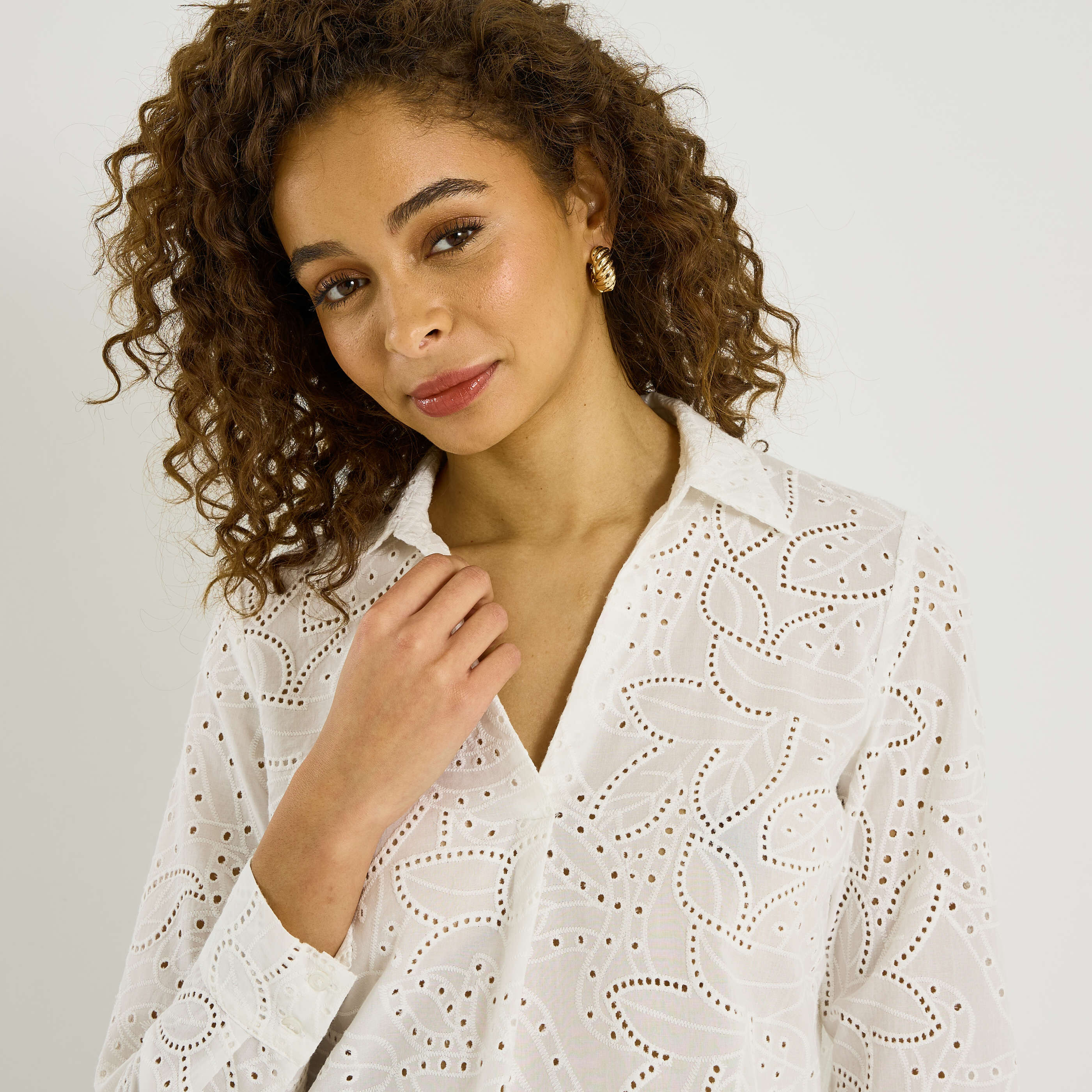 Vareuse broderies ajour&eacute;es femme