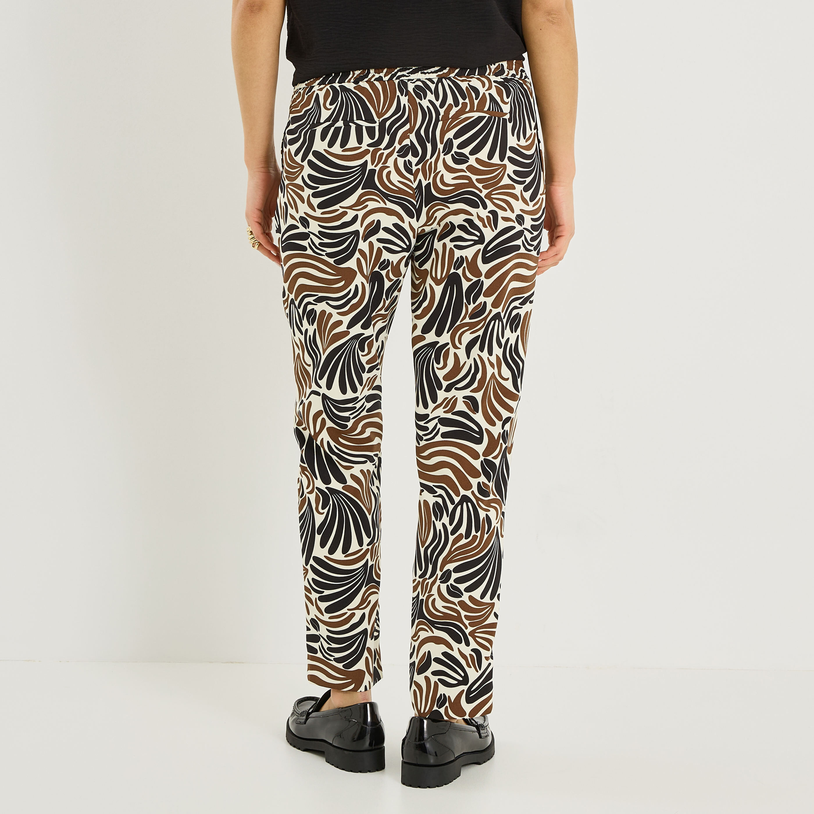 Pantalon fluide imprim&eacute; graphique femme