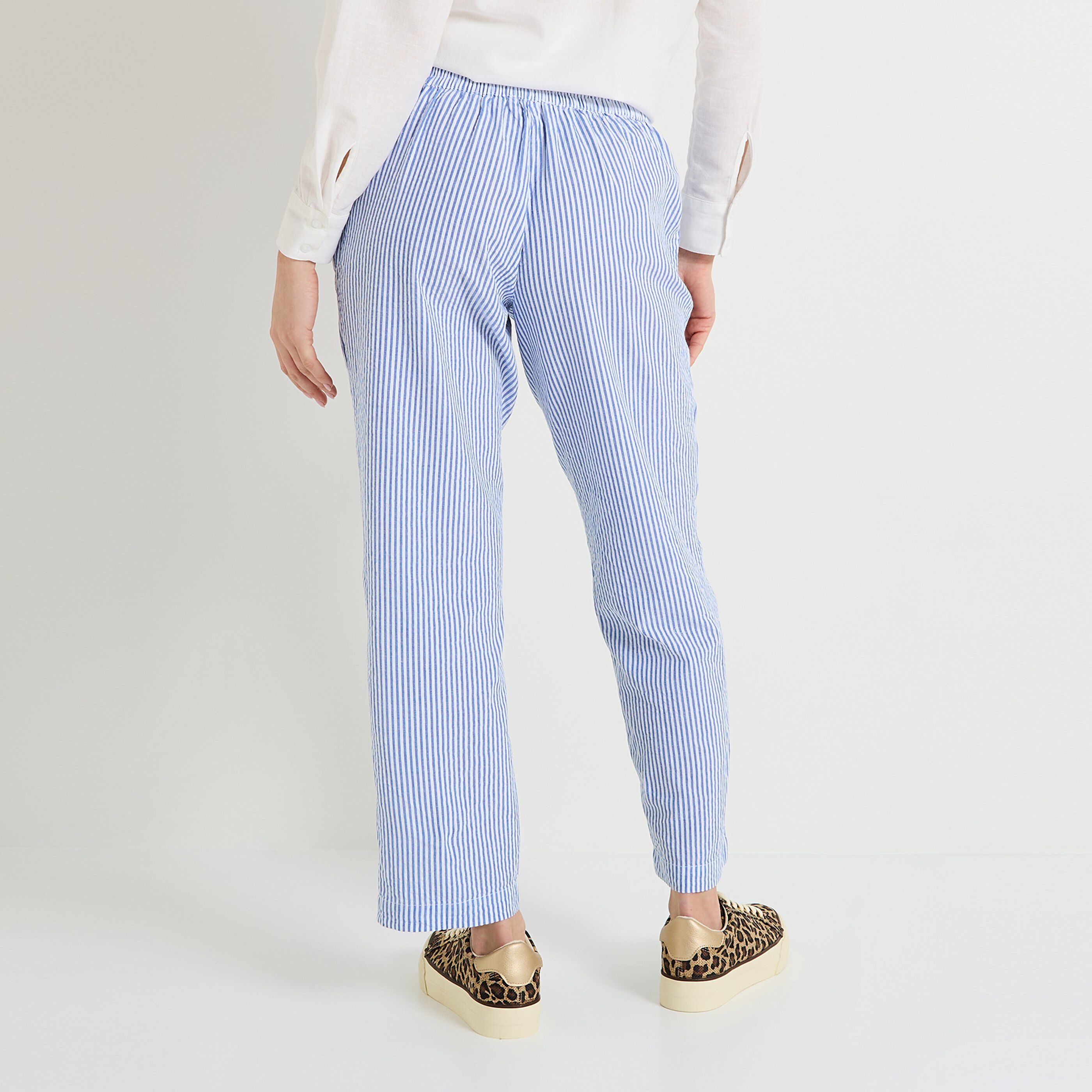 Pantalon ray&eacute; en seersucker femme
