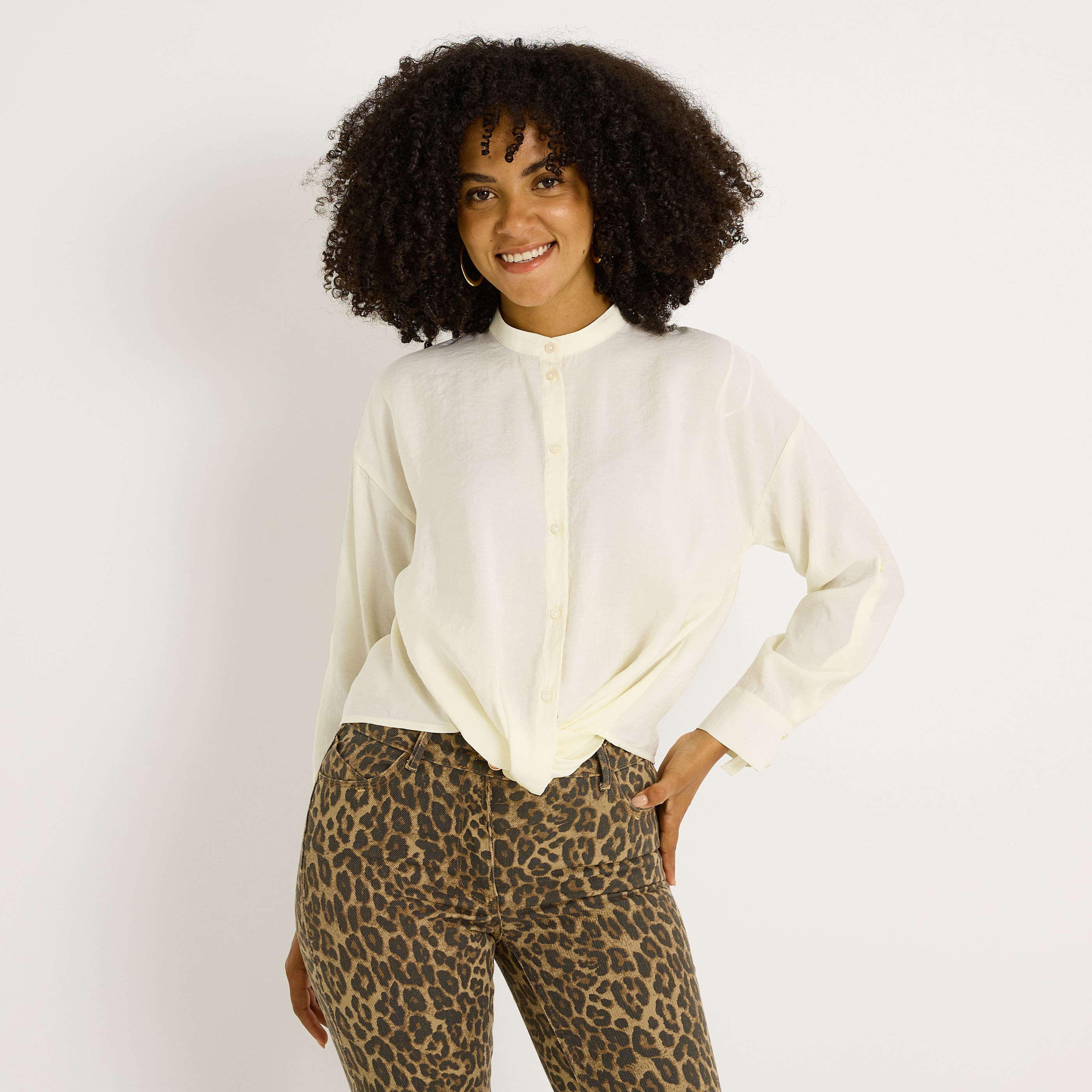 Chemise nou&eacute;e col rond femme