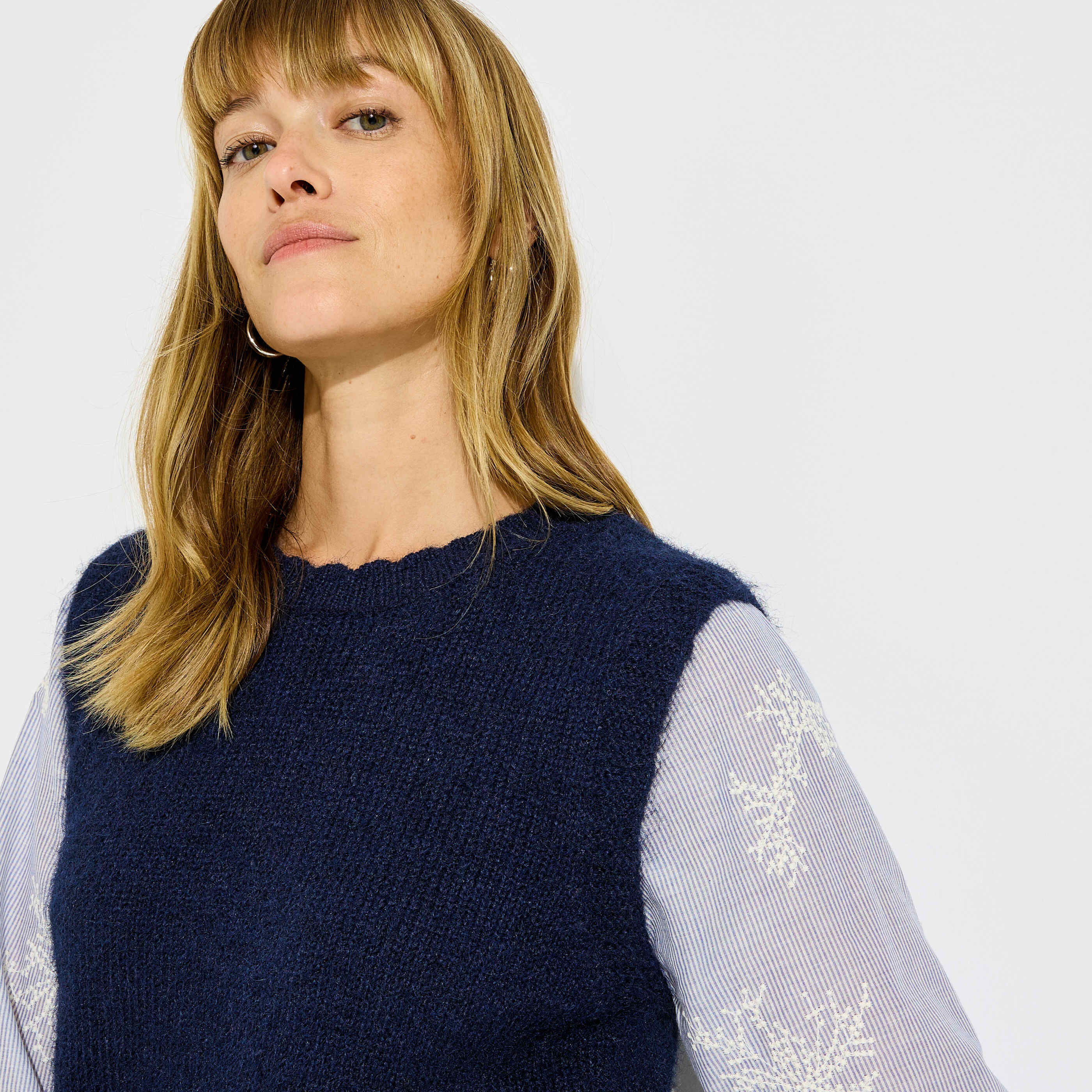 Pull bi-mati&egrave;re brod&eacute; femme