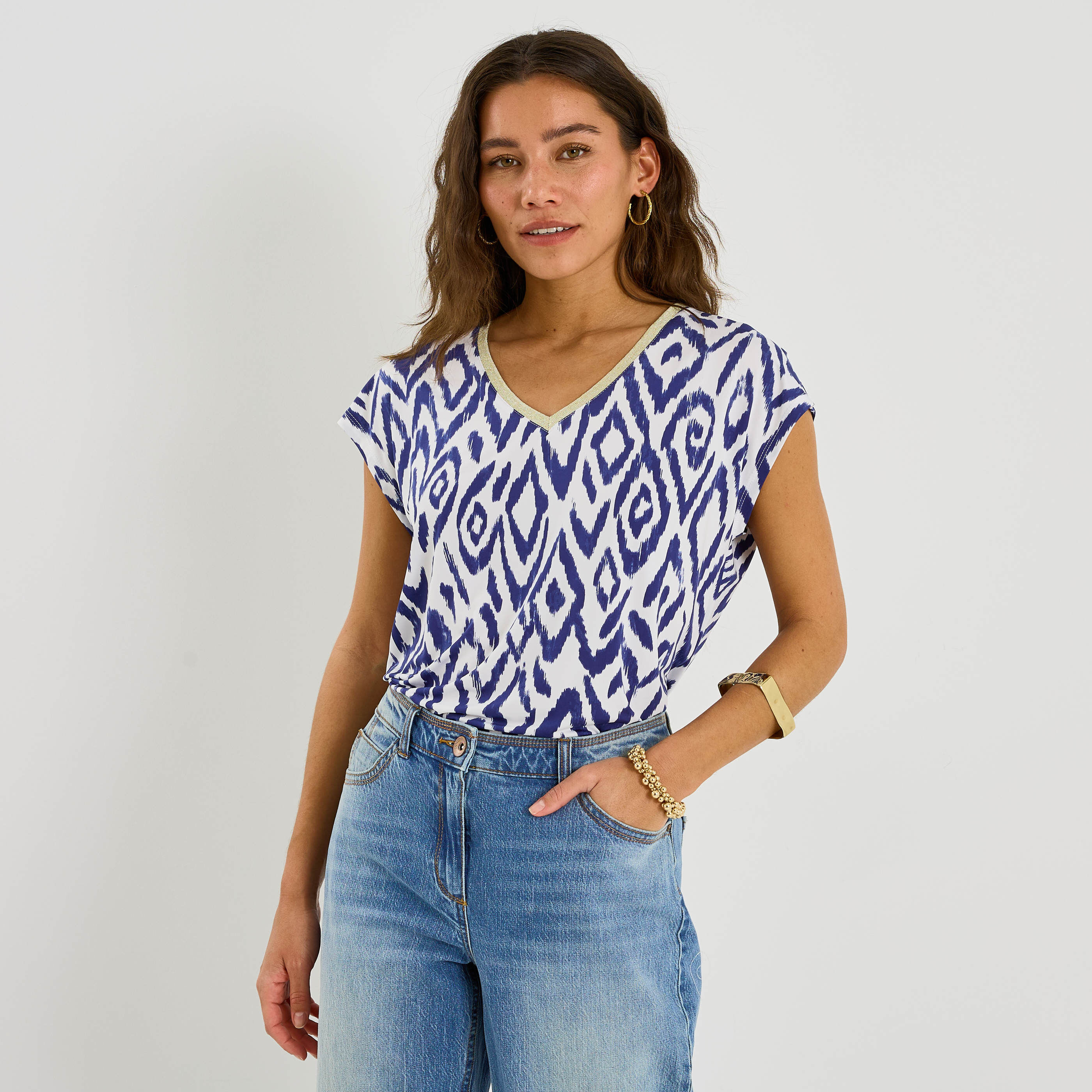 T-shirt col V imprim&eacute; ikat femme