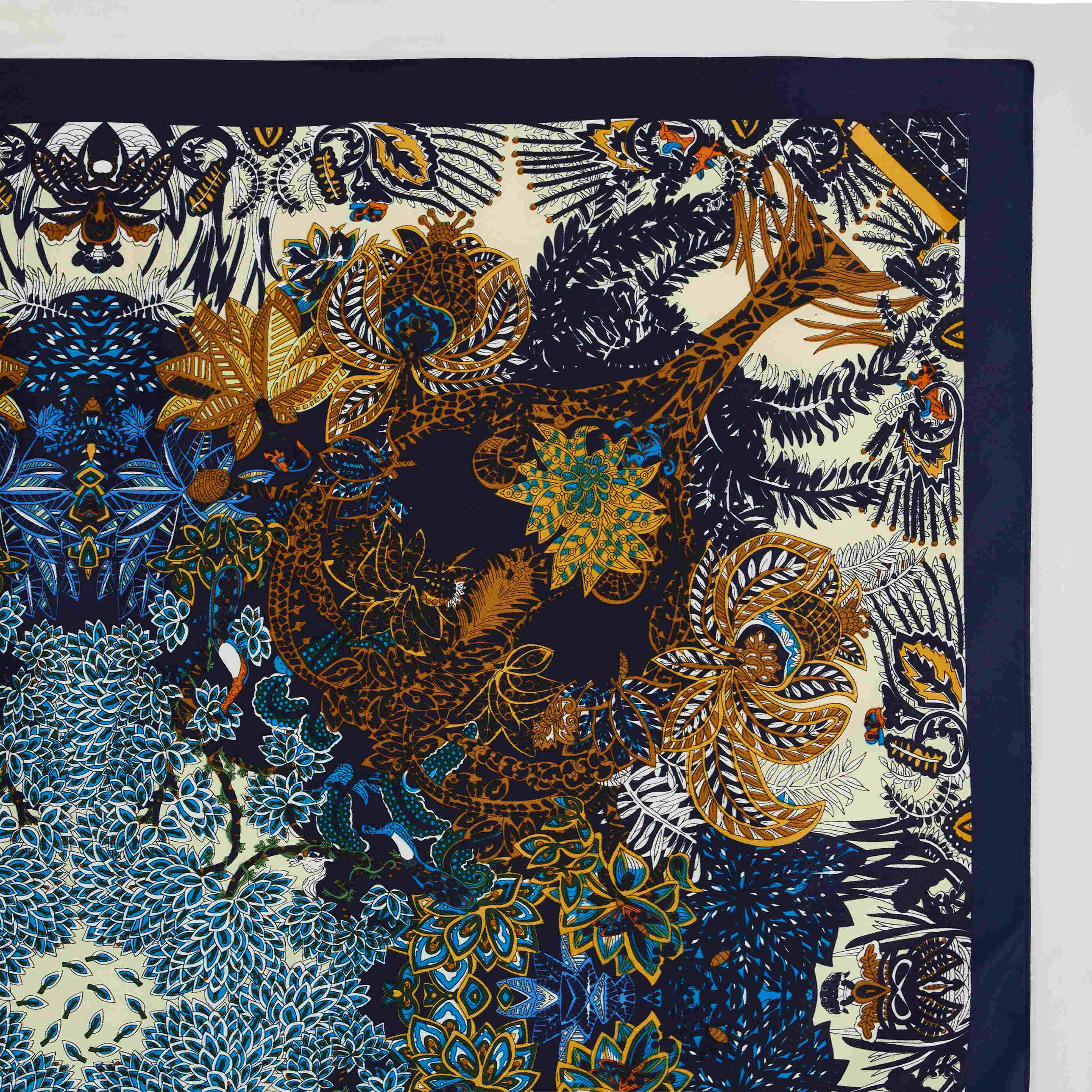 Foulard carr&eacute; imprim&eacute; feuilles femme