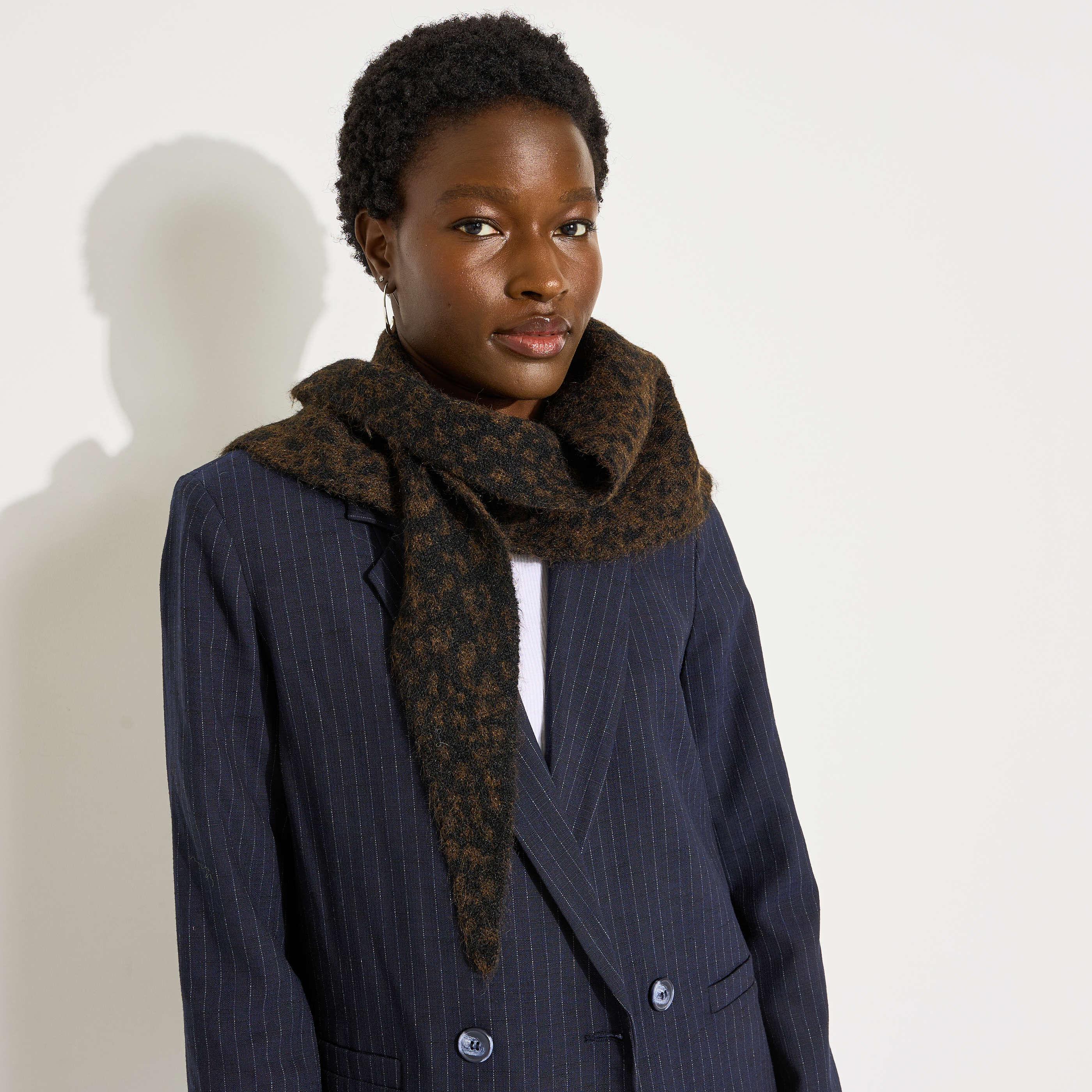 &Eacute;charpe triangle l&eacute;opard en maille femme