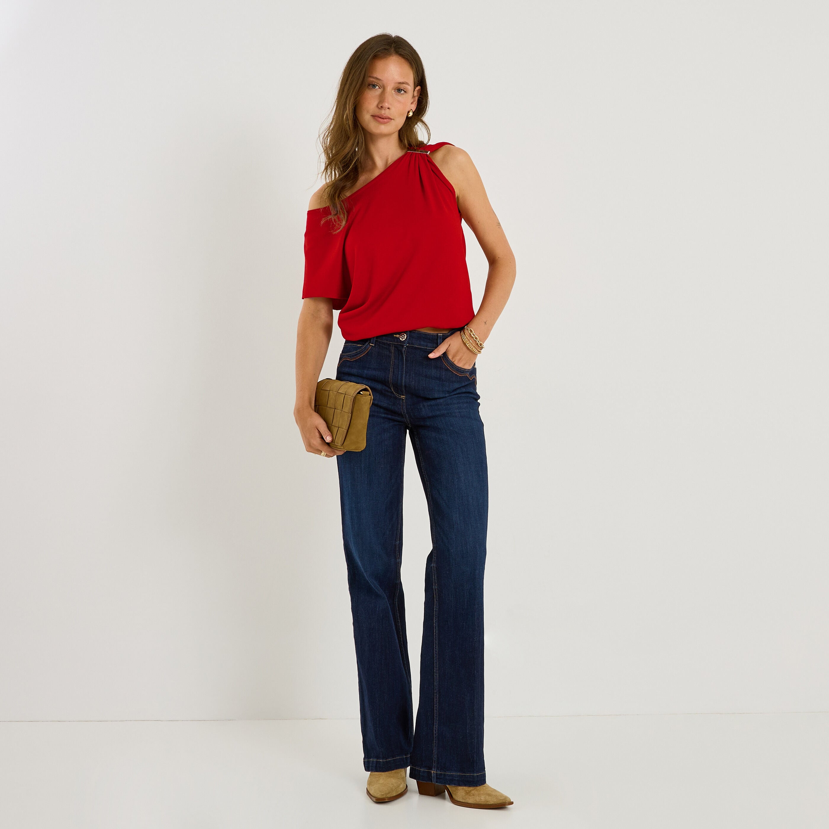 Pull brillant d&eacute;tail bijou femme