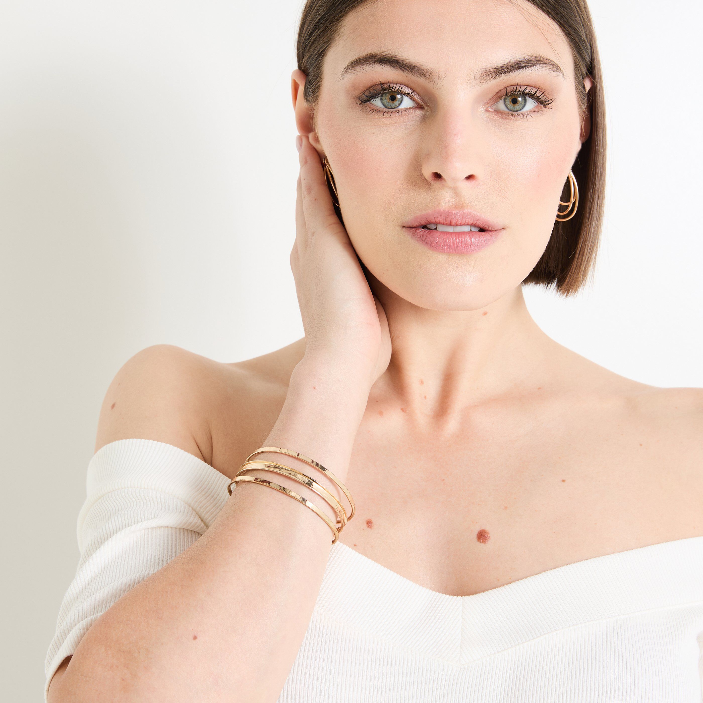 Tshirt &eacute;paules d&eacute;nud&eacute;es femme