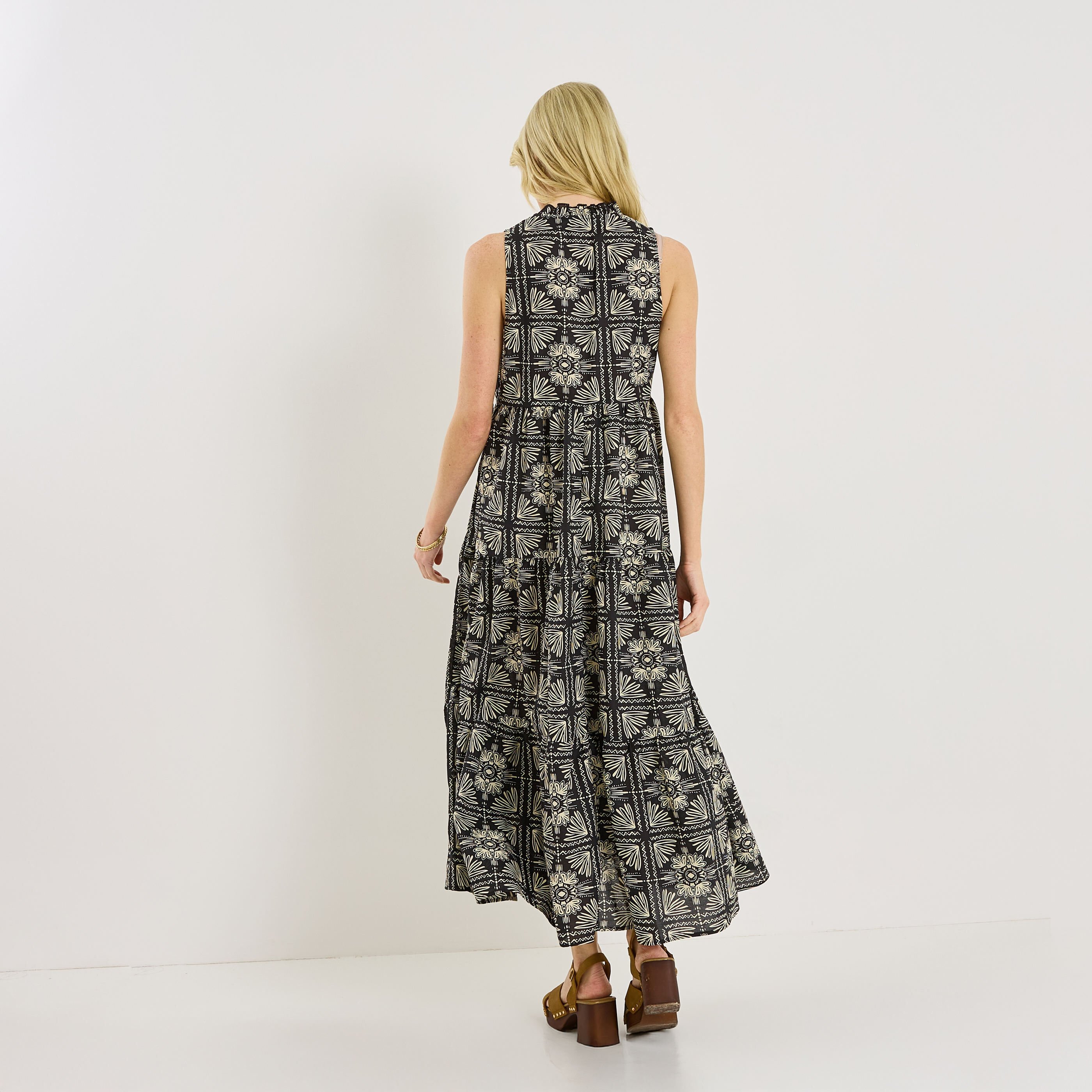 Robe longue imprim&eacute;e sans manches 