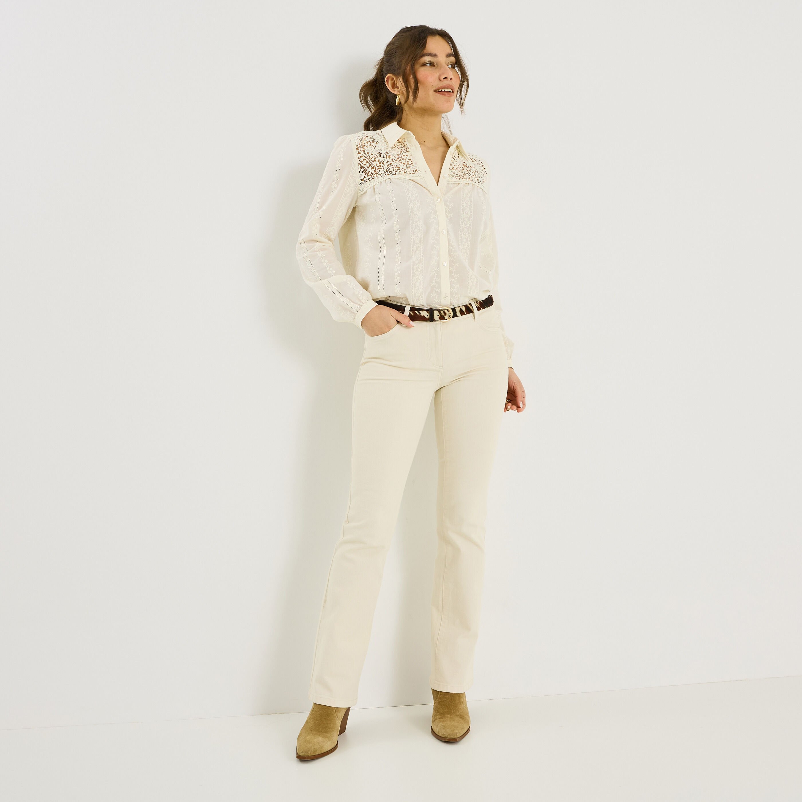 Chemise broderies florales femme