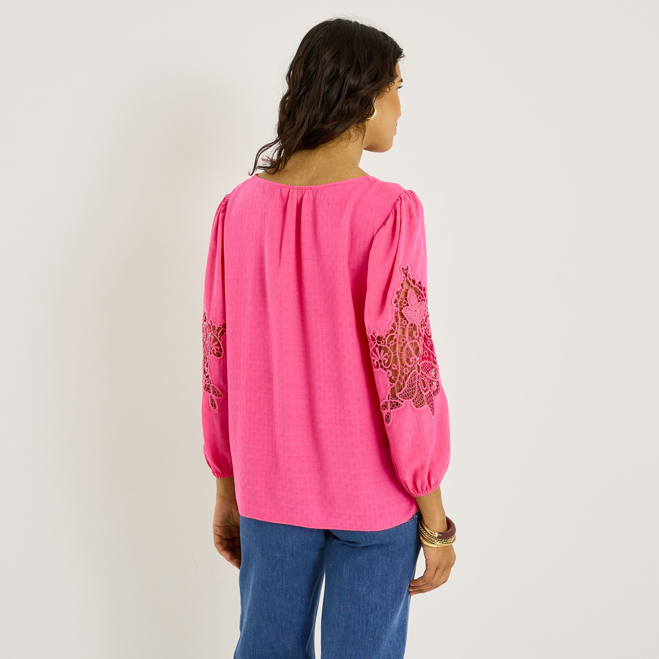 Blouse brod&eacute;e d&eacute;tails ajour&eacute;s femme