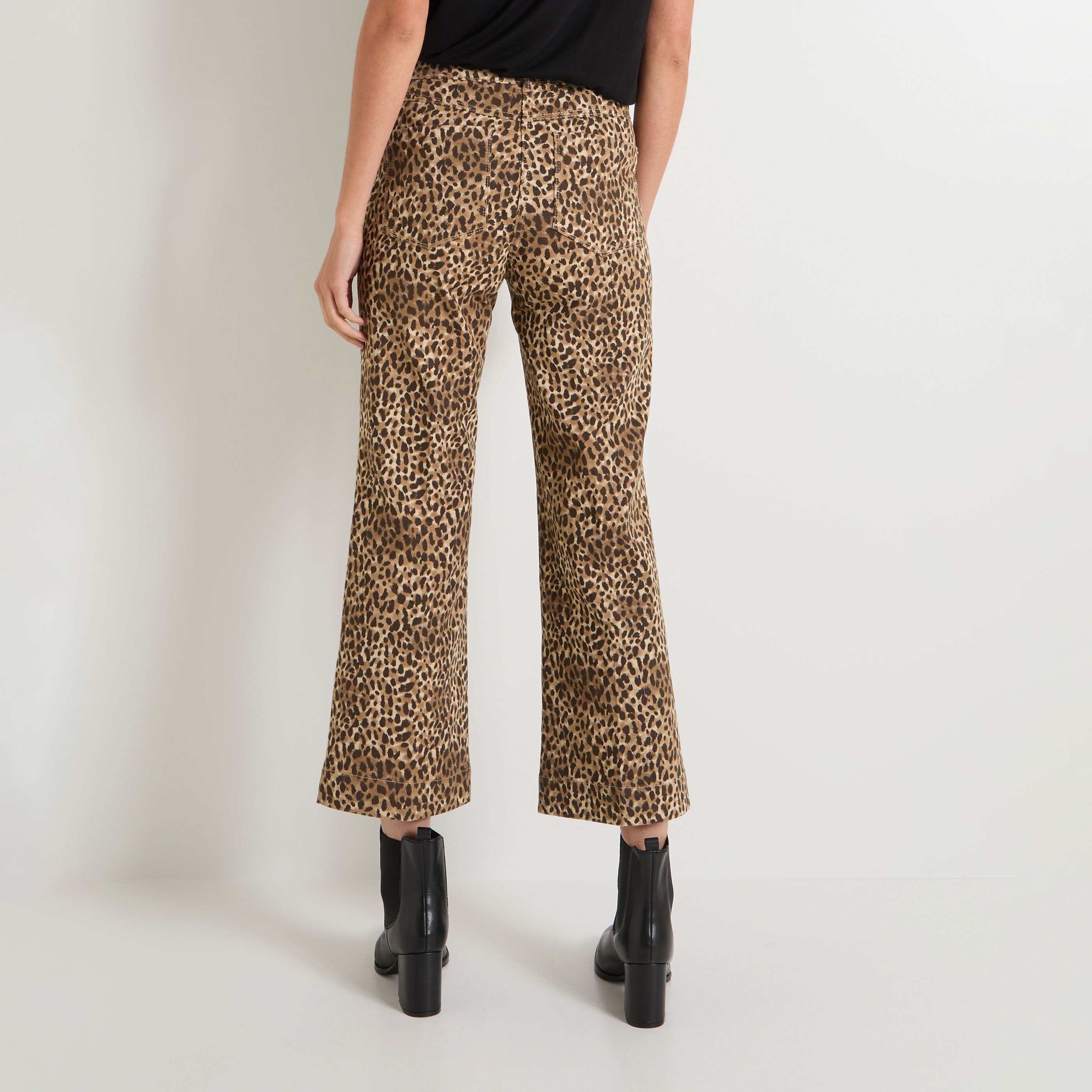 Jean raccourci TANZANIE femme