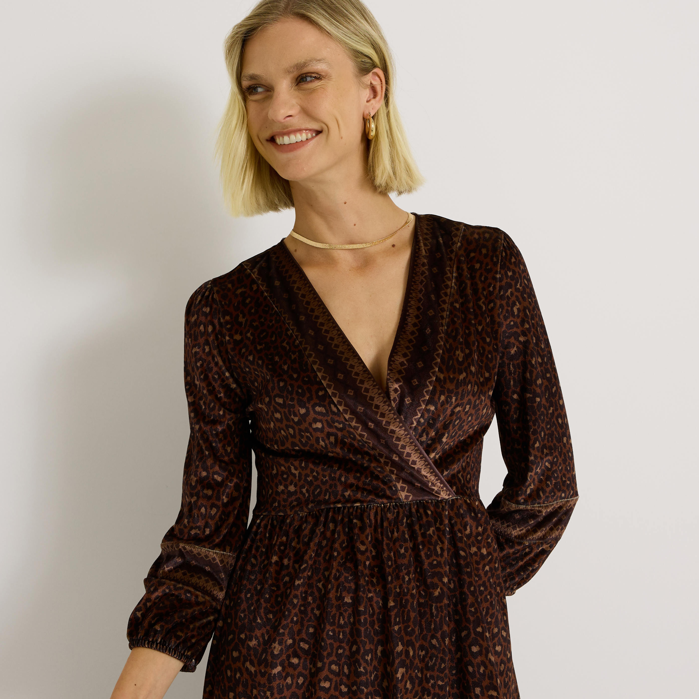 Robe en velours imprim&eacute; l&eacute;opard