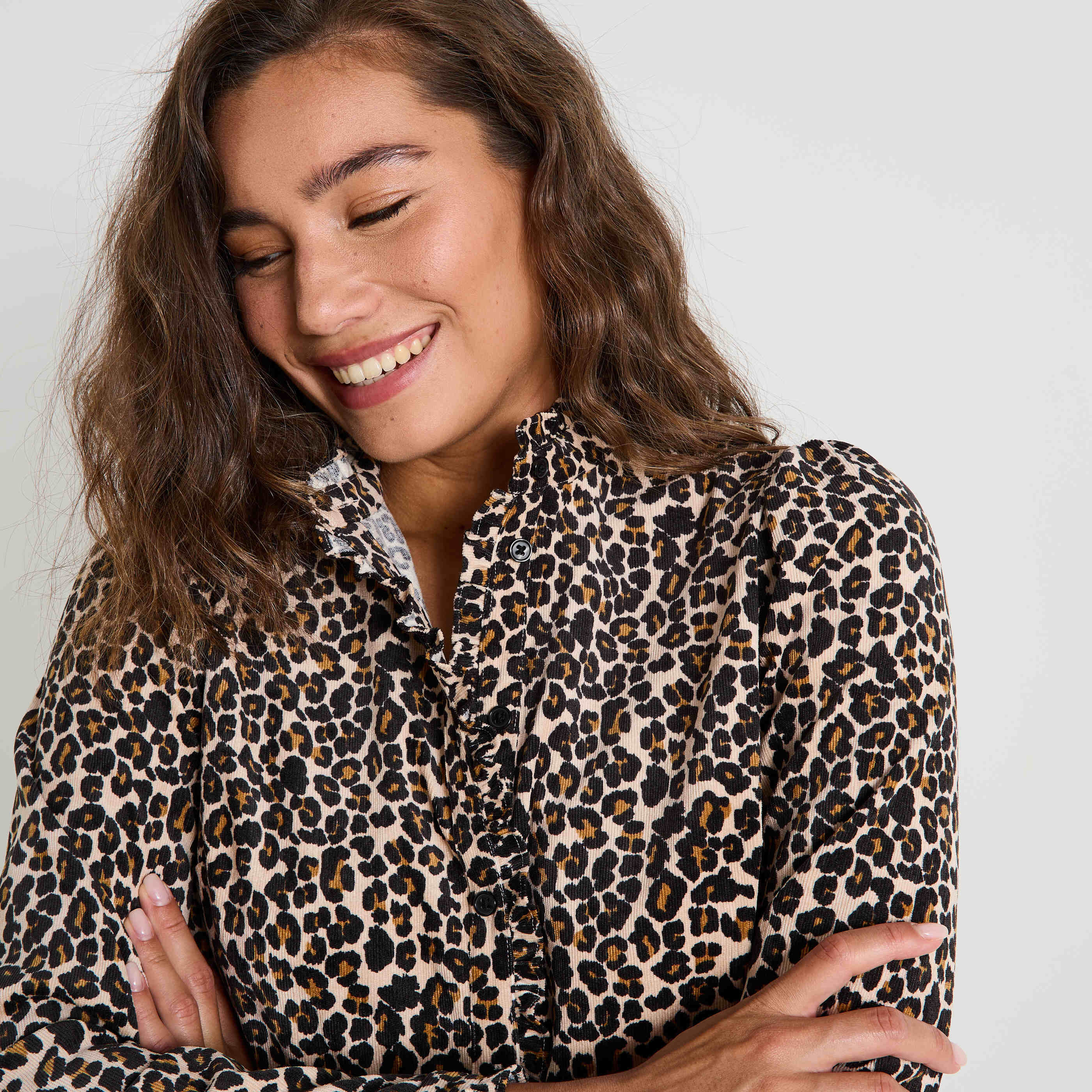 Robe chemise en velours imprim&eacute; l&eacute;opard