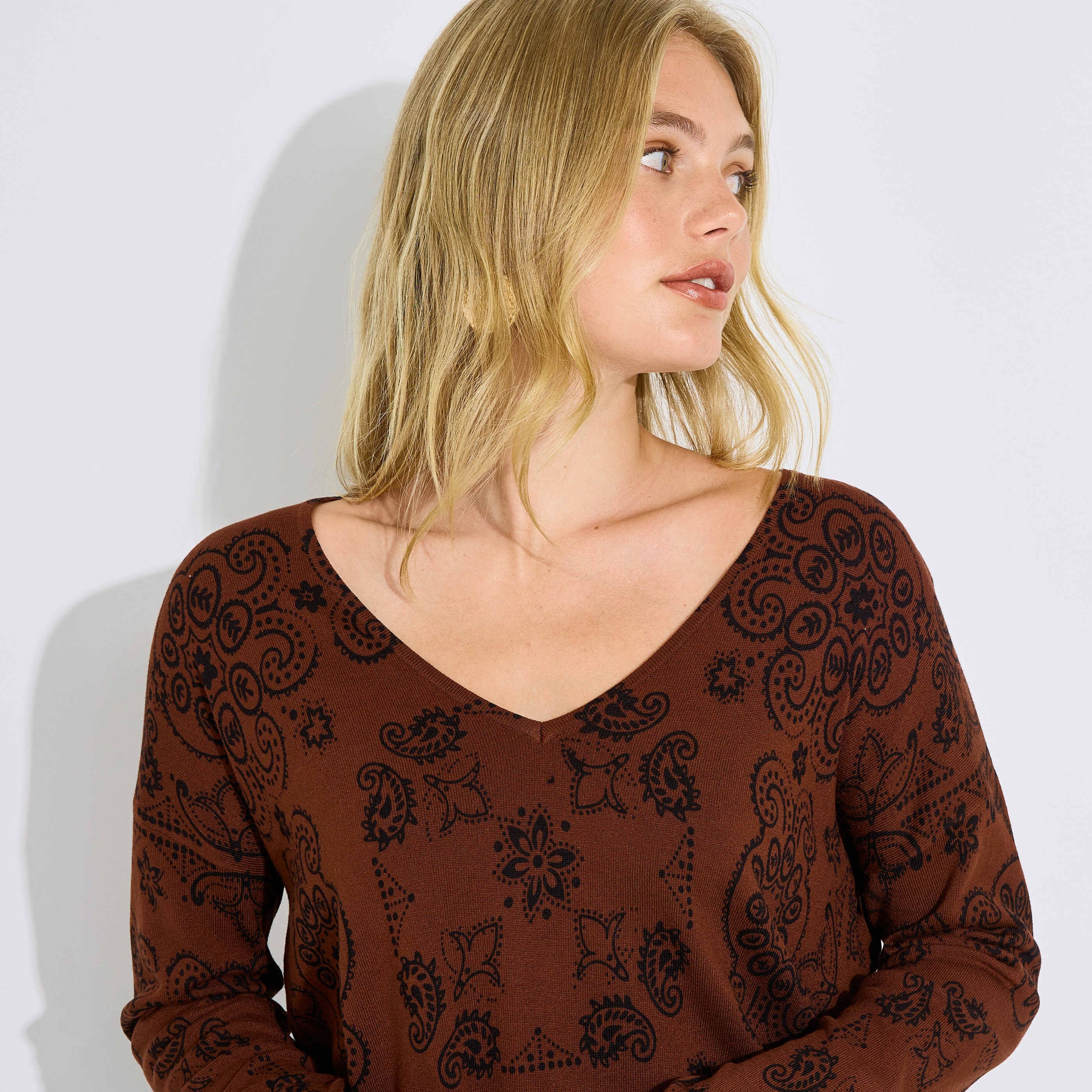 Pull en maille imprim&eacute; cachemire femme