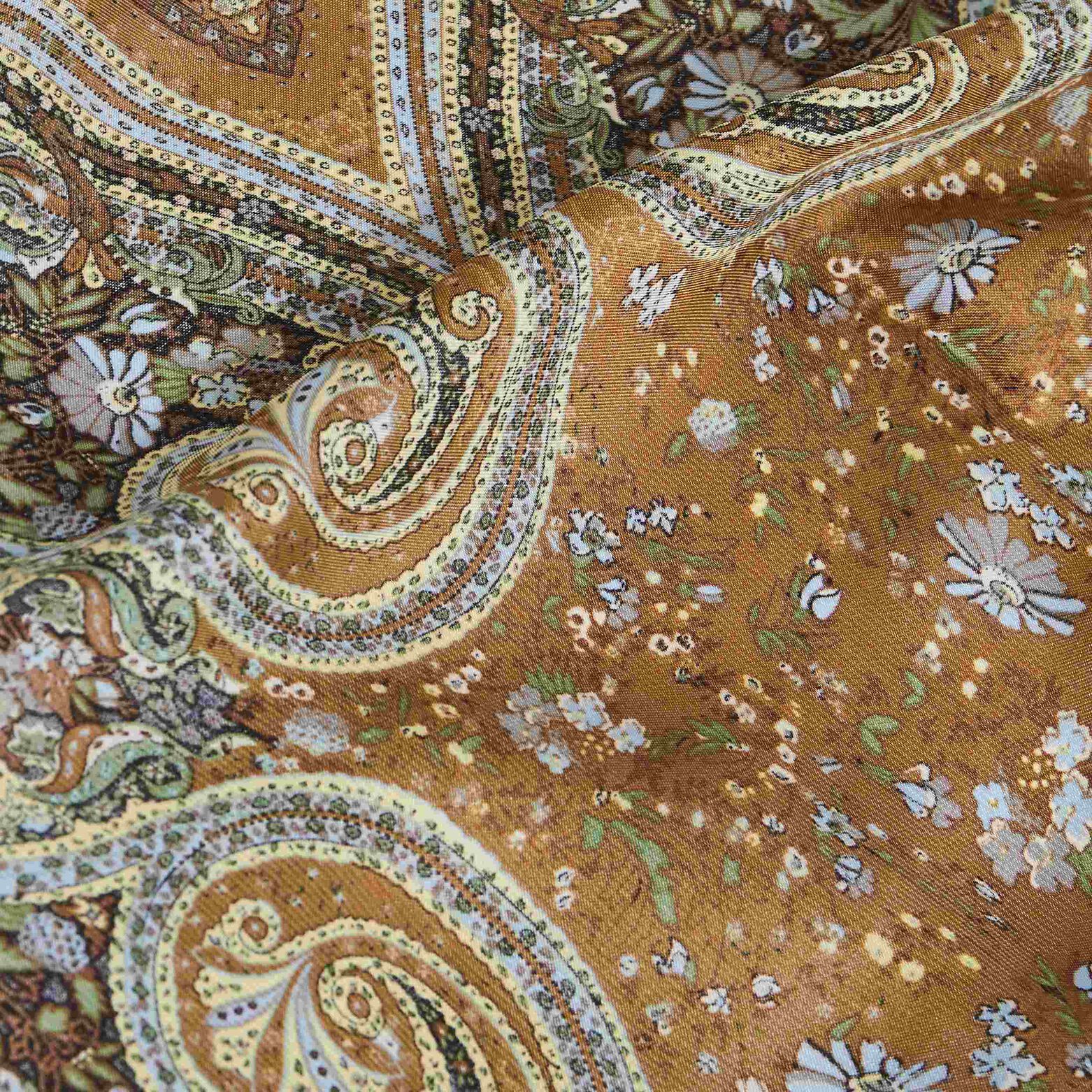 Foulard carré satin femme