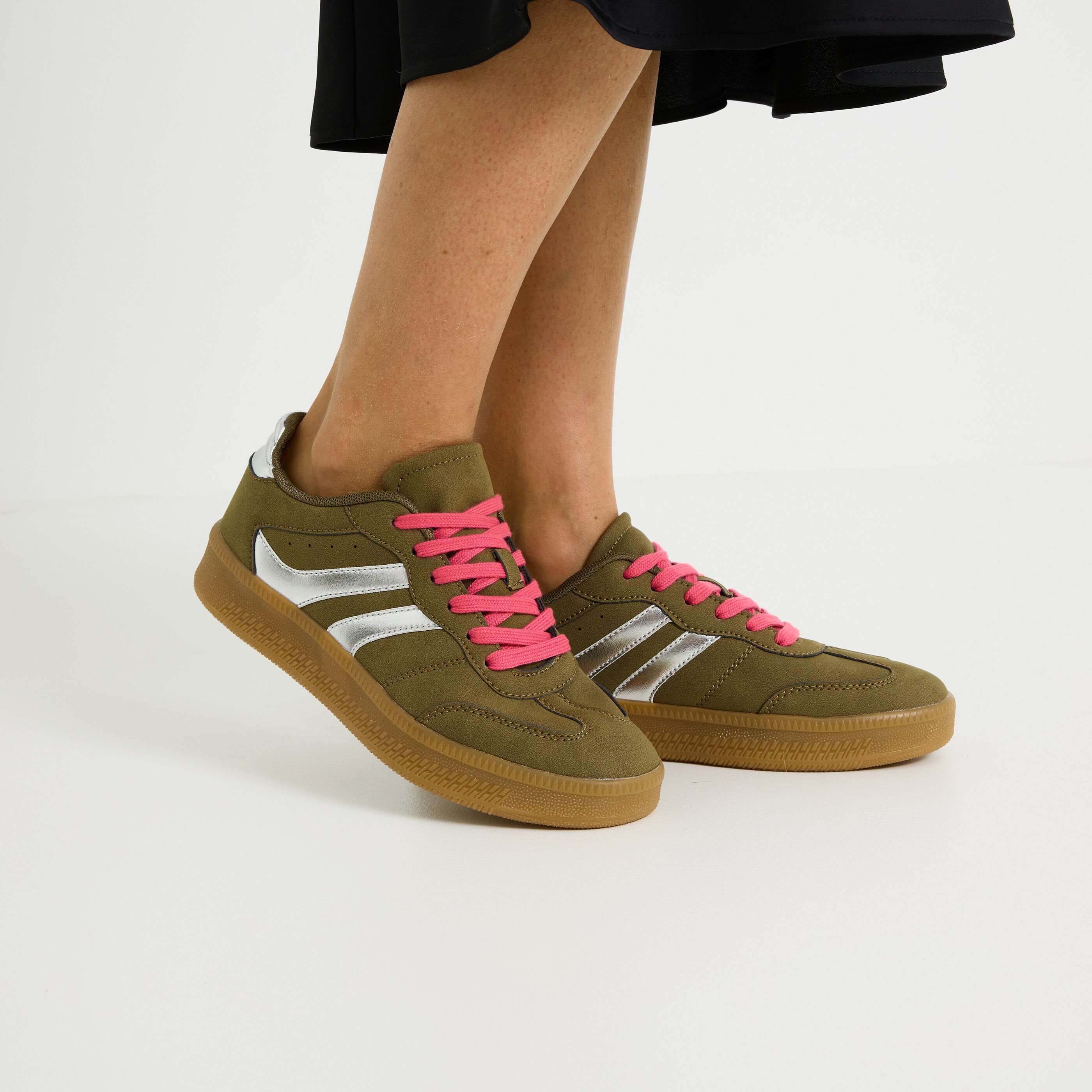 Baskets basses bi-mati&egrave;re femme