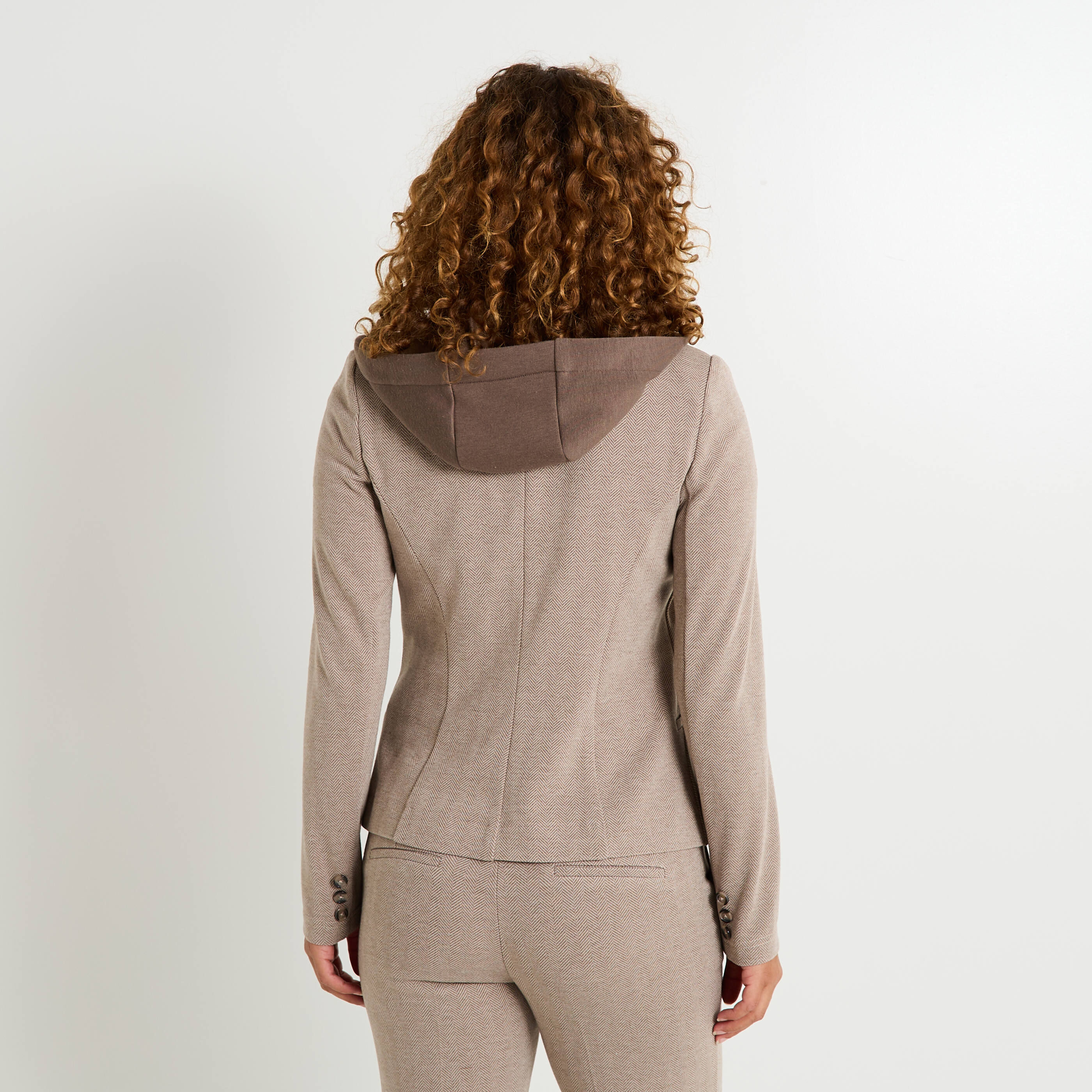 Blazer en maille &agrave; capuche femme