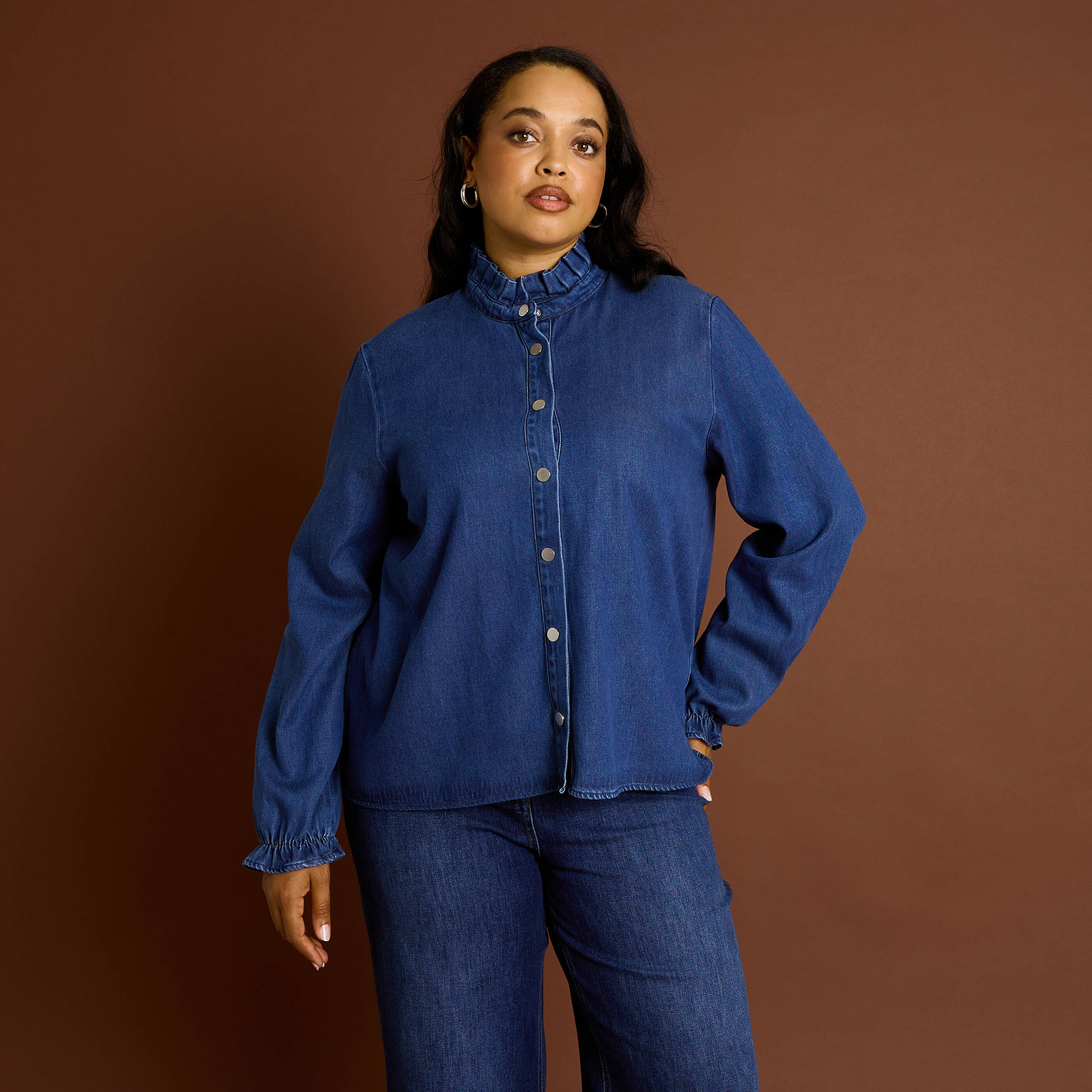 Chemise denim col montant femme