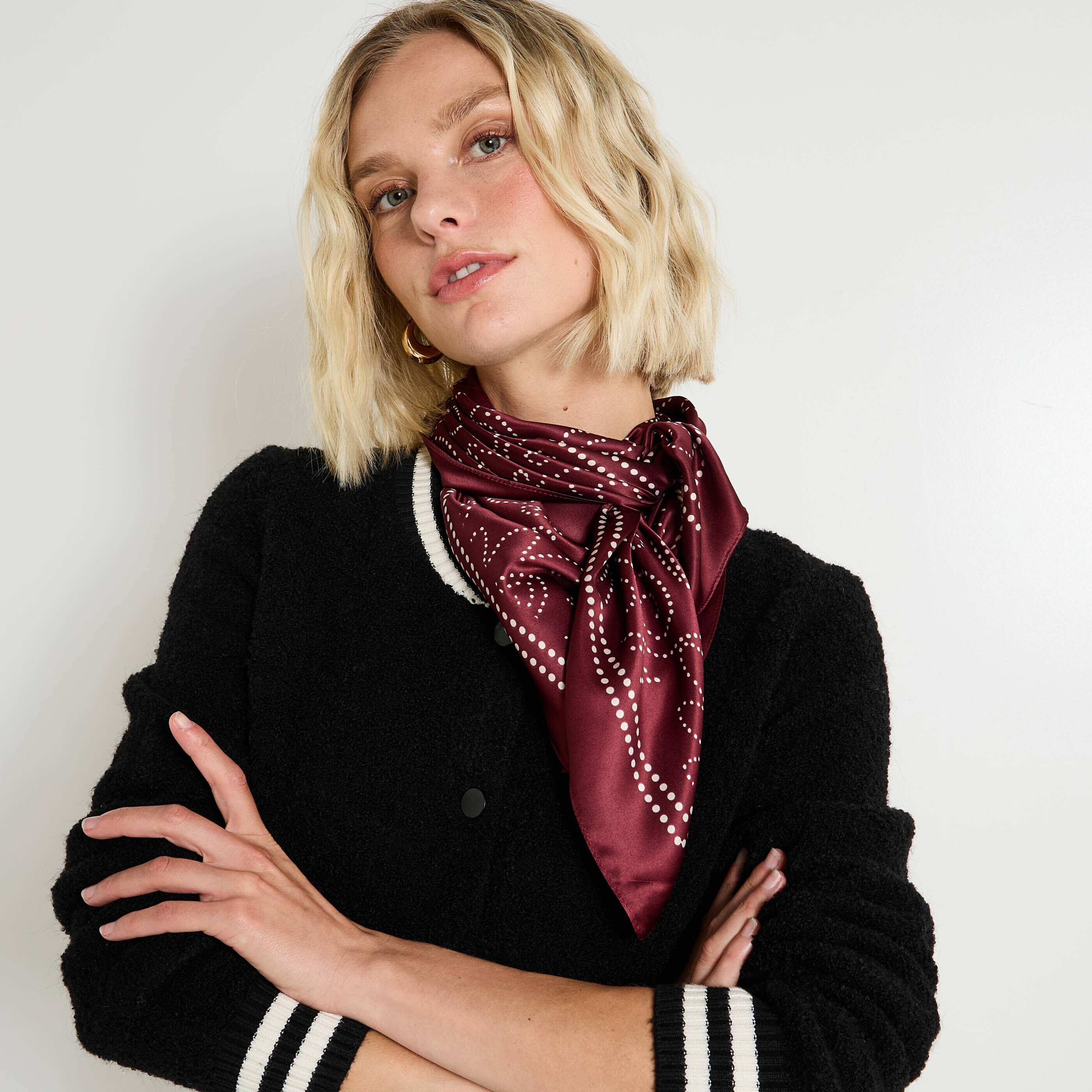 Foulard carr&eacute; imprim&eacute; femme