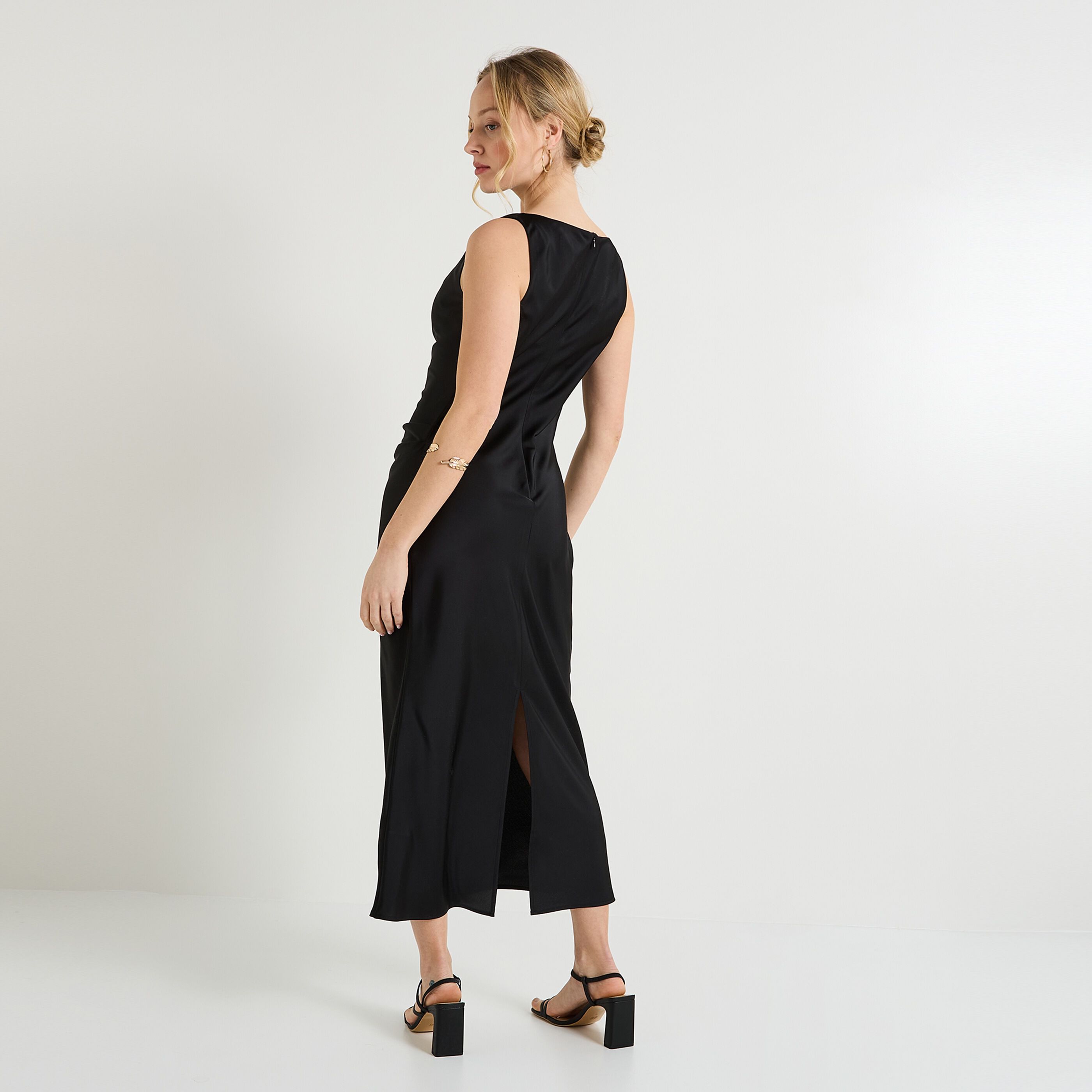 Robe longue habill&eacute;e femme