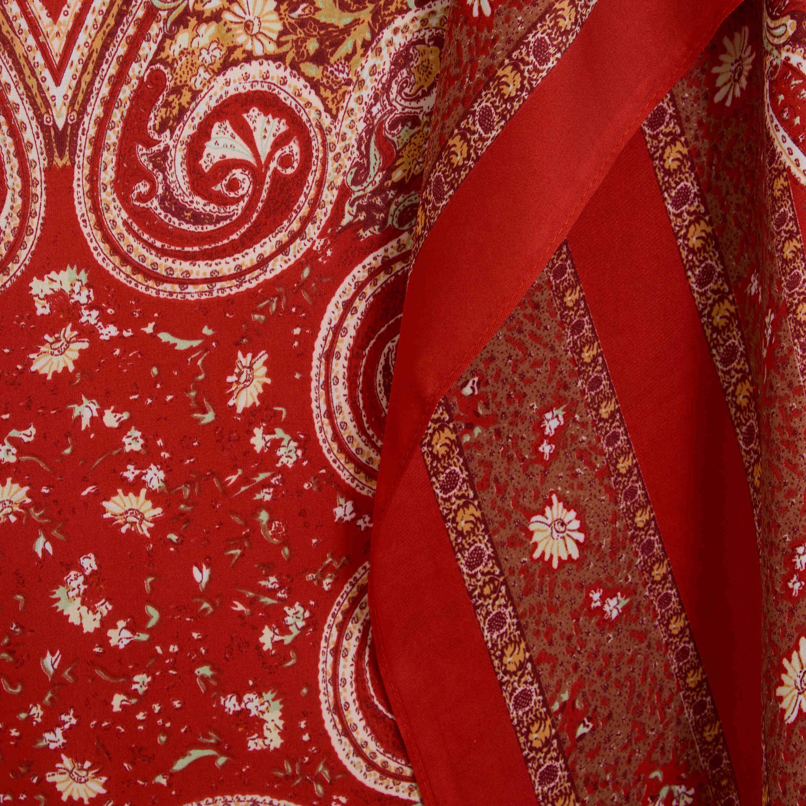 Foulard carr&eacute; imprim&eacute; femme