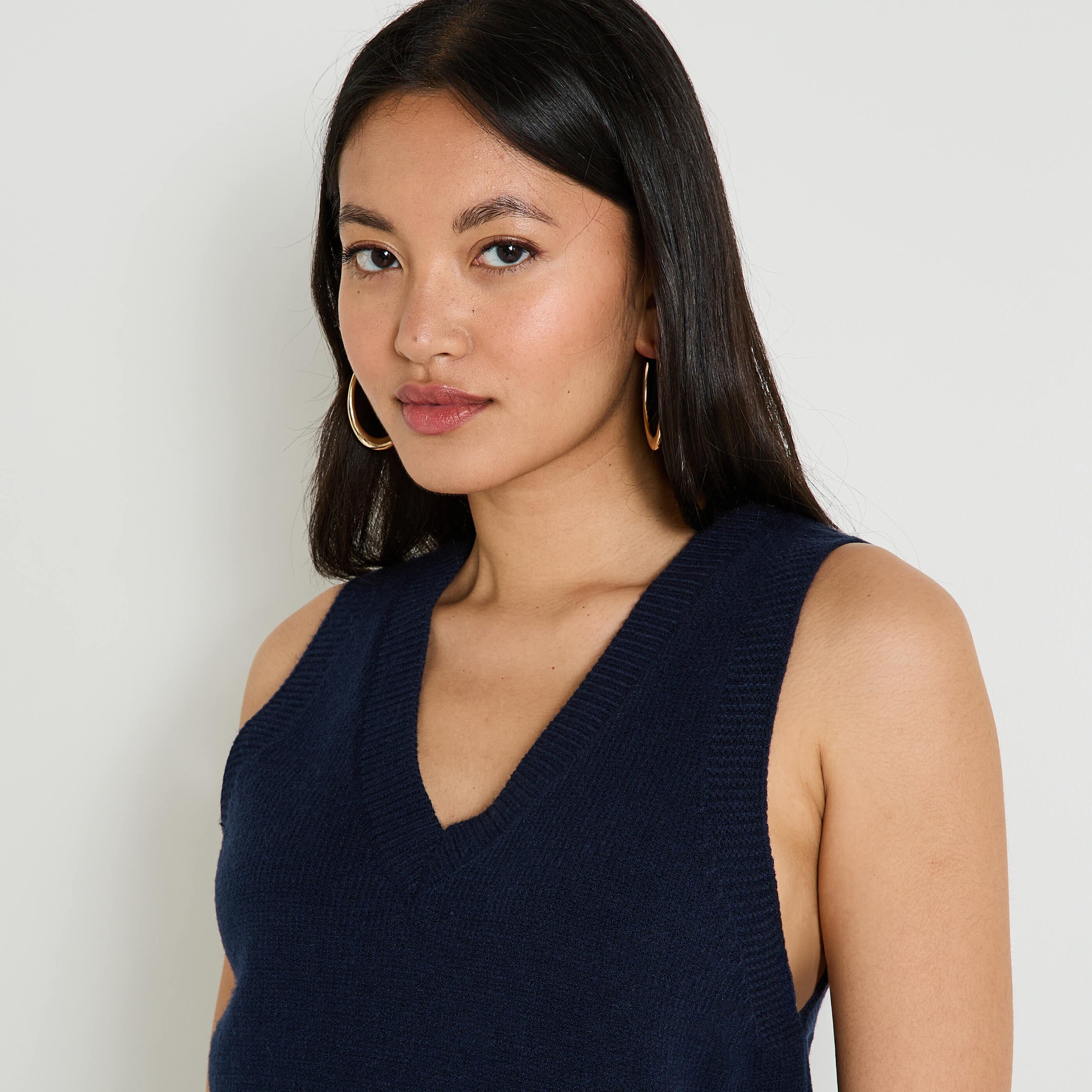 Pull col V sans manches femme