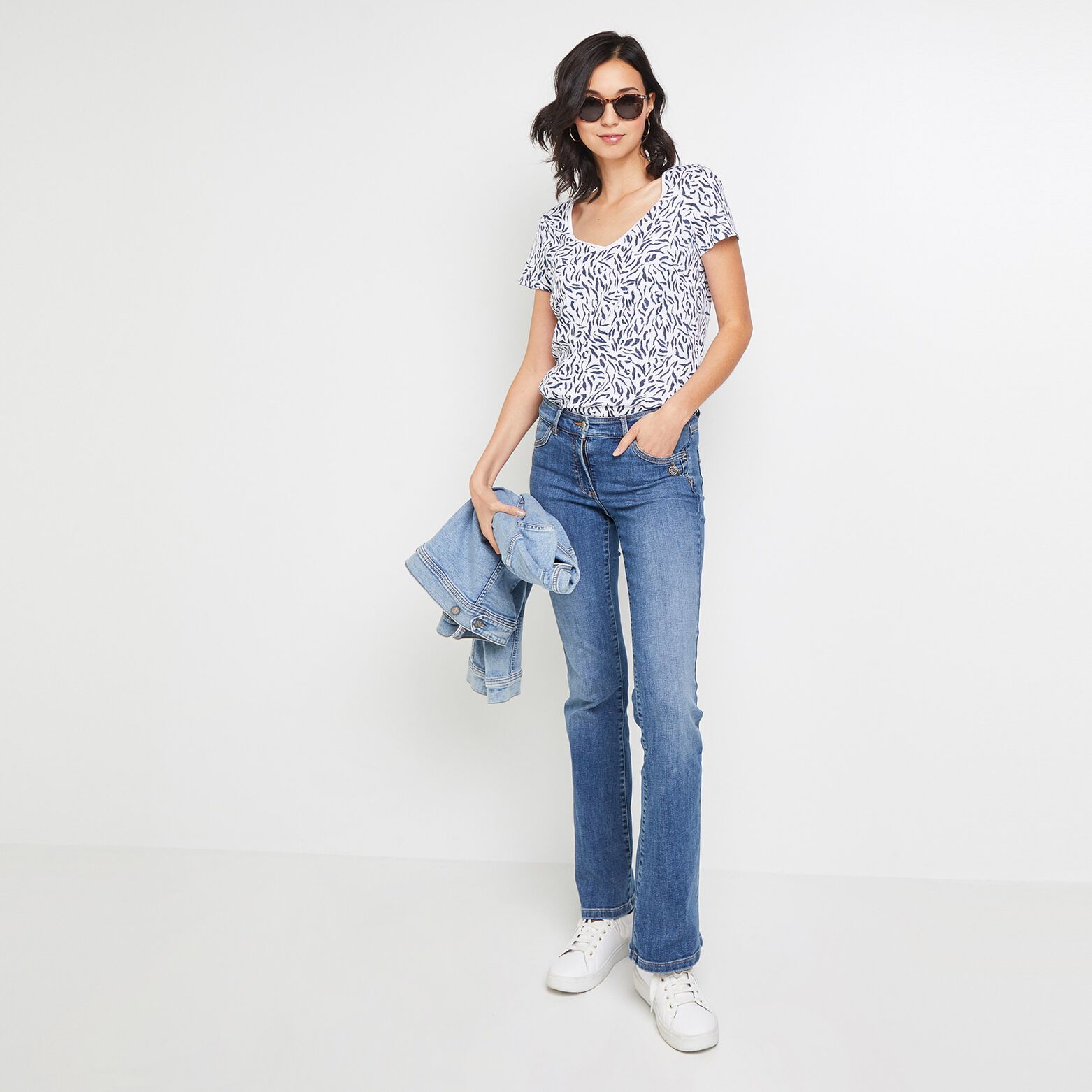 T-shirt imprimé col V femme