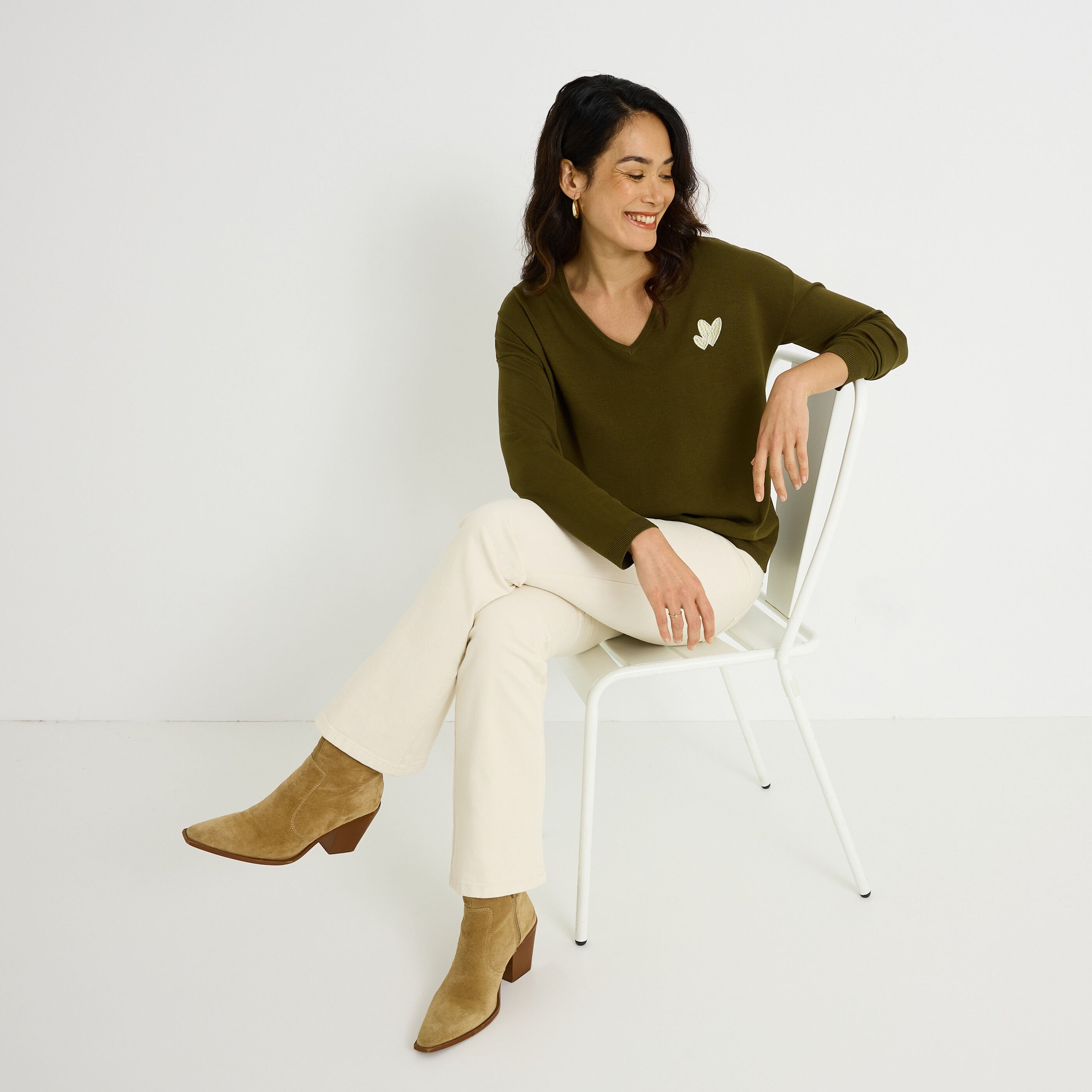 Pull loose c&oelig;urs brod&eacute;s femme