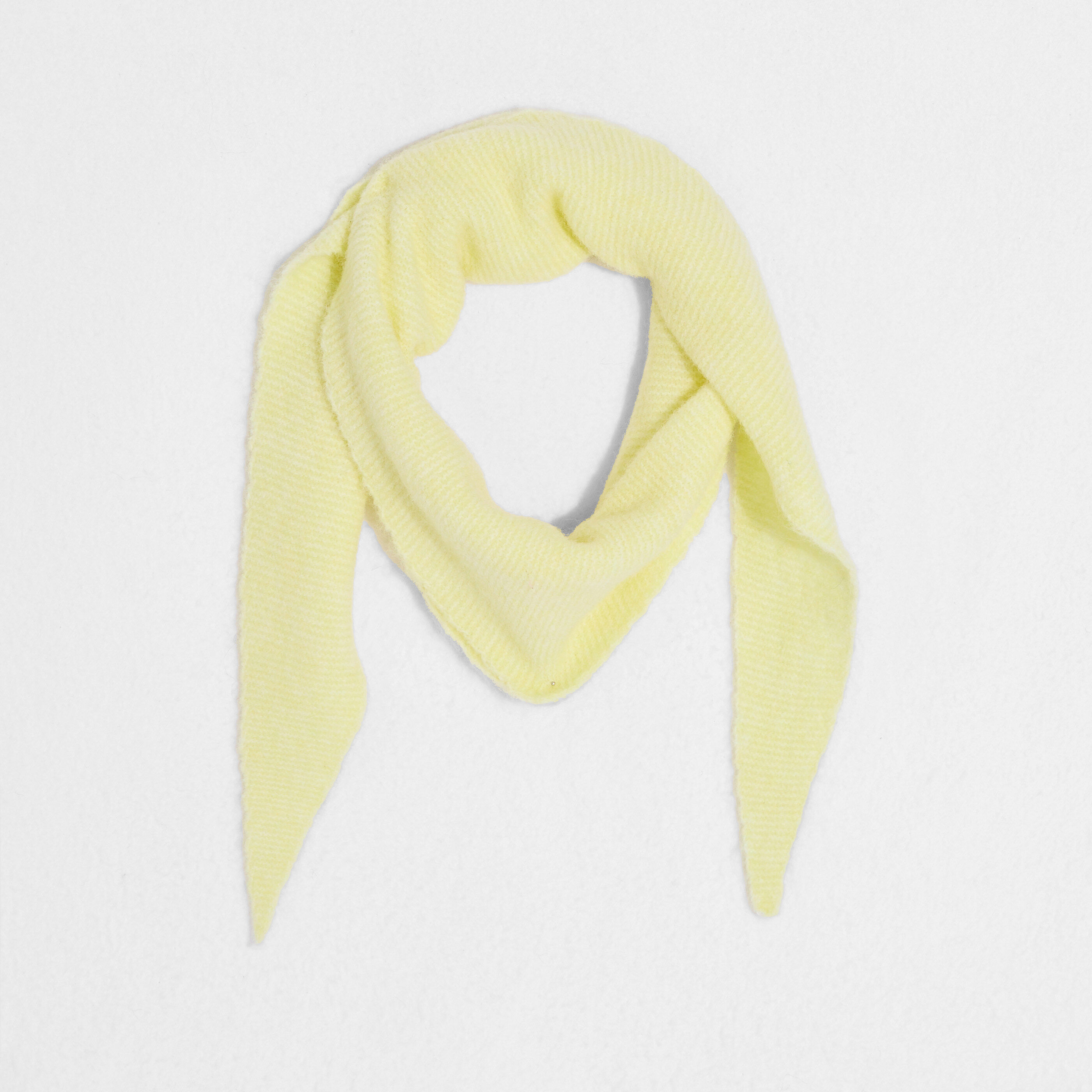 Echarpe forme triangle en maille femme
