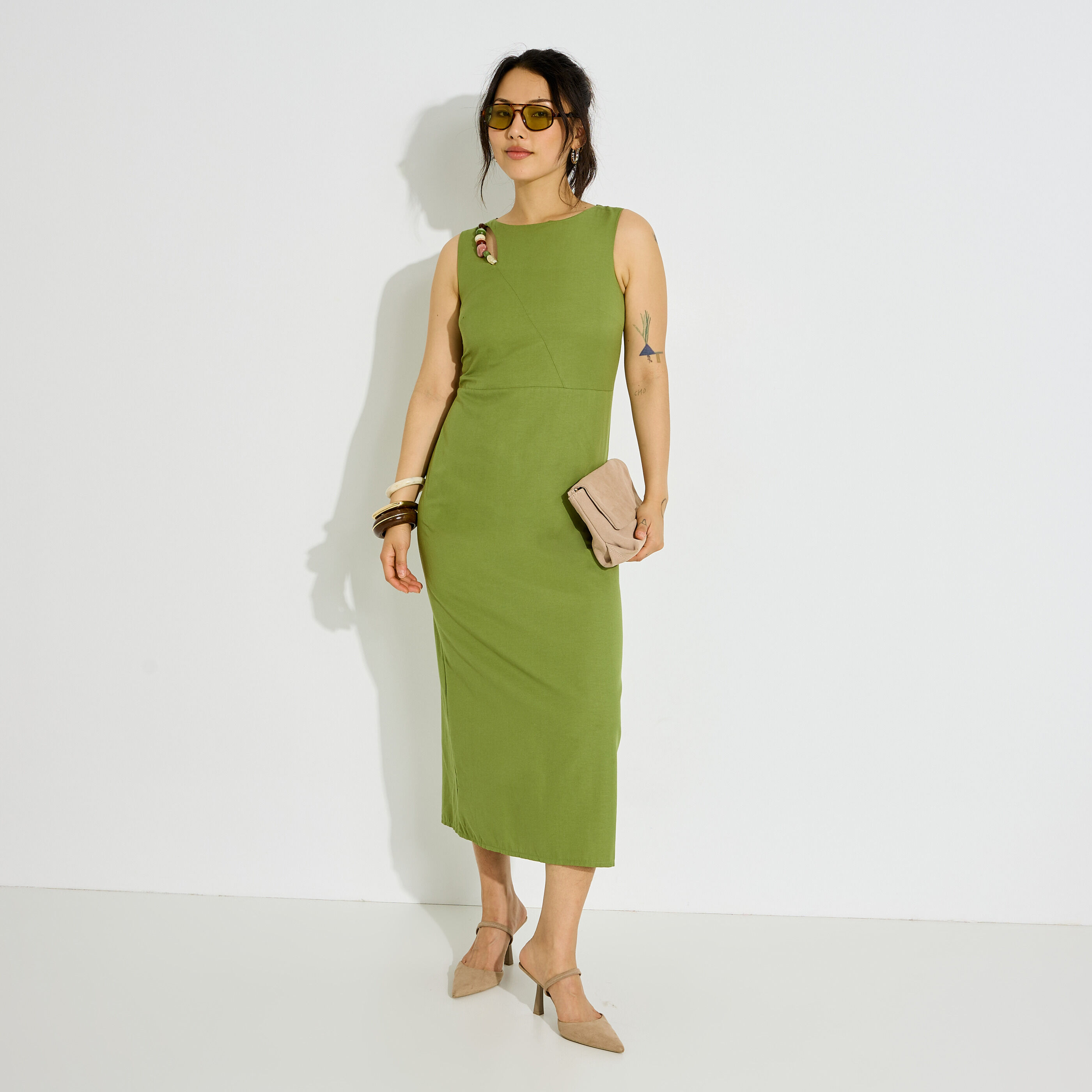 Robe longue sans manches avec fente