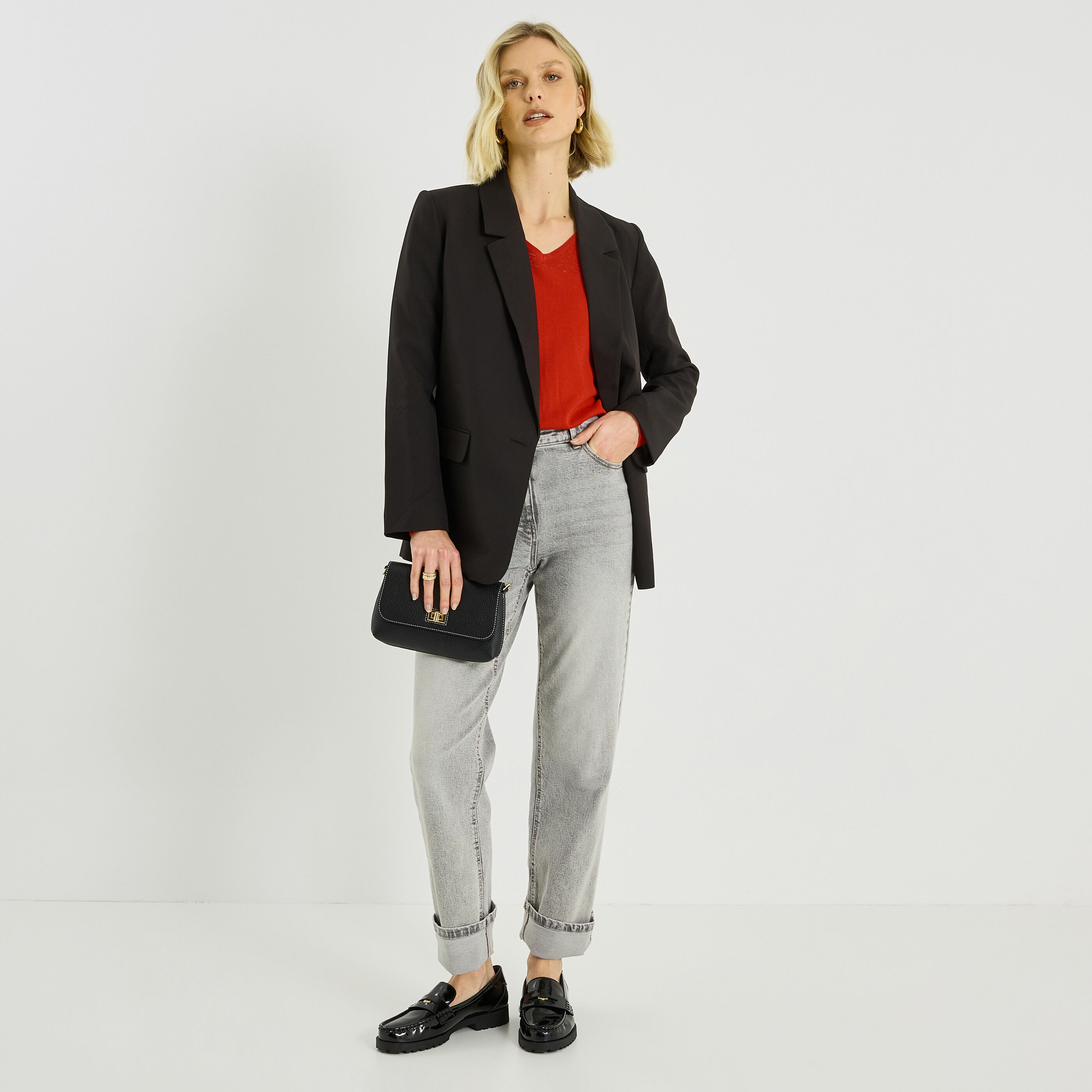 Pull col V d&eacute;tails ajour&eacute;s femme